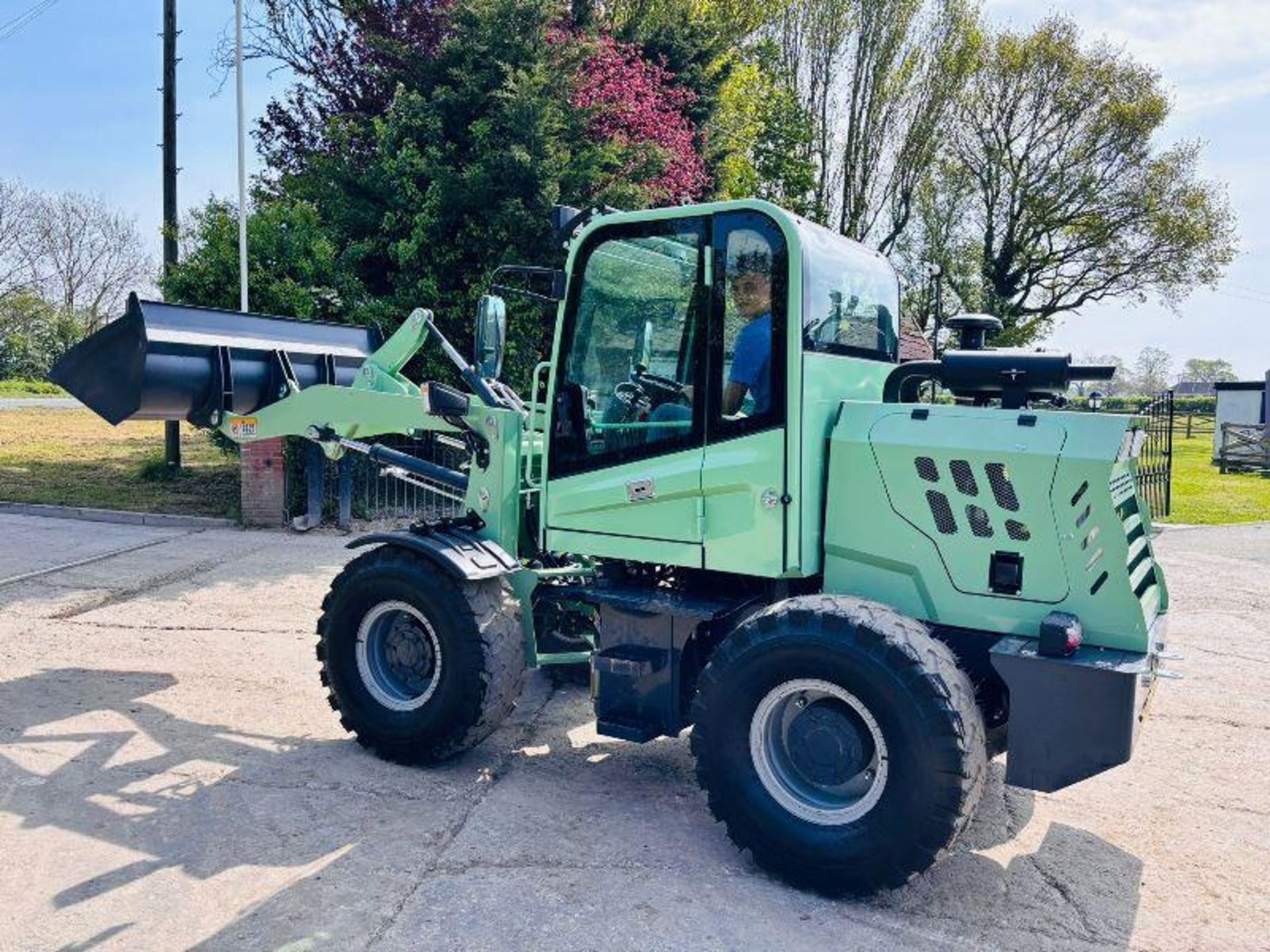 NEW UNUSED MACHPRO MP-L300 4WD LOADING SHOVEL *YEAR 2024* - Image 8 of 15