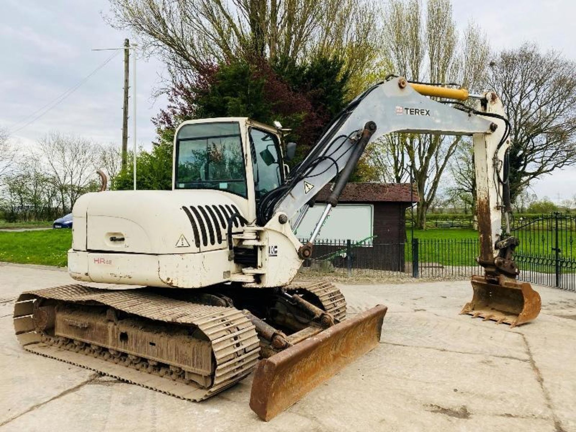 TEREX HR42 EXCAVATOR *ZERO SWING* C/W QUICK HITCH & BUCKET