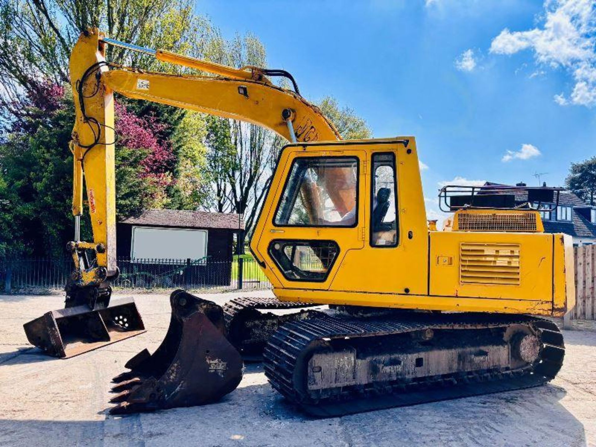 JCB JS130 TRACKED EXCAVATOR C/W QUICK HITCH & 2 X BUCKETS - Image 4 of 15