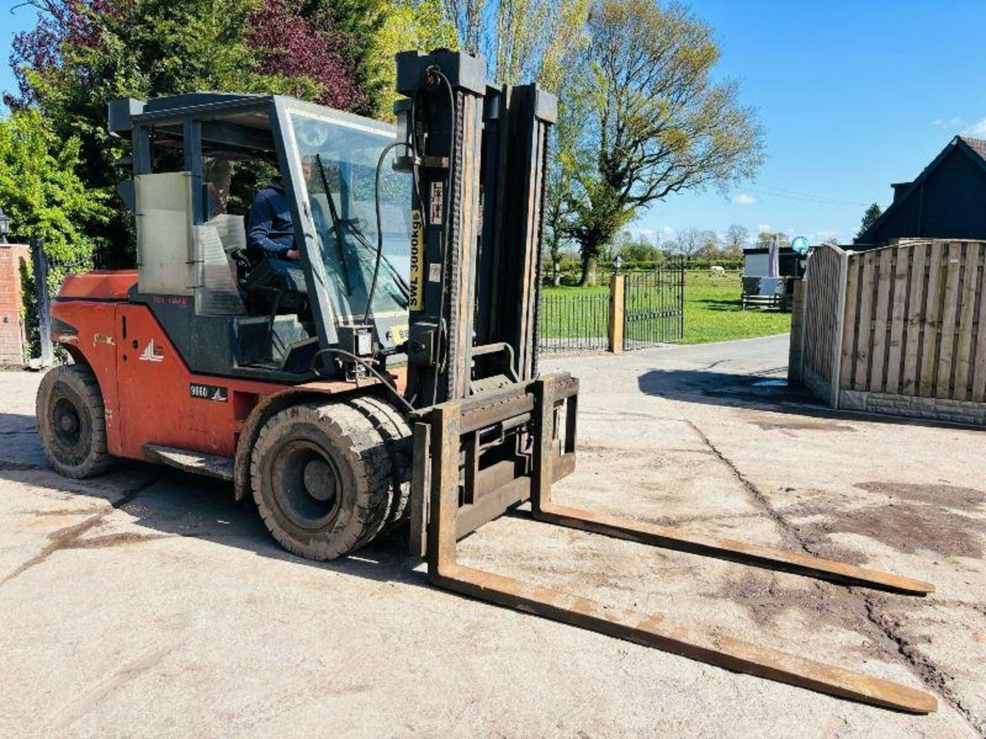 DANTRUCK 9660D 6 TON LIFT DIESEL FORKLIFT C/W SIDE SHIFT