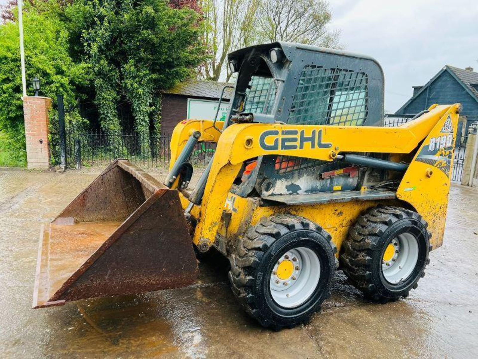 GEHL R190 4WD SKIDSTEER *YEAR 2017, 2875HOURS * C/W BUCKET - Image 5 of 19