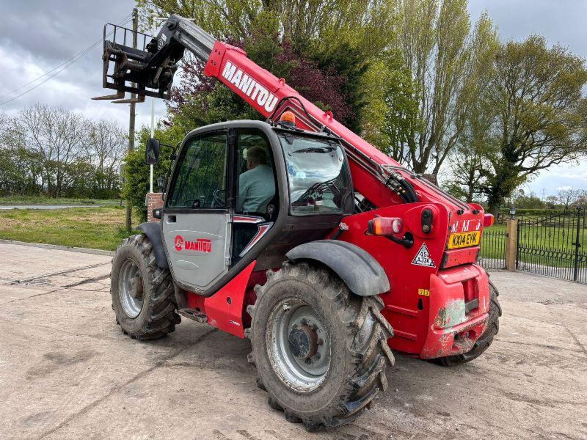 MANITOU MT732 4WD TELEHANDLER *YEAR 2014* C/W PALLET TINES - Image 15 of 19