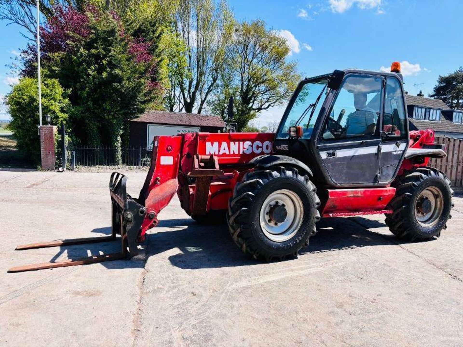 MANITOU MT1235 4WD TELEHANDLER * 12 METER * C/W PALLET TINES