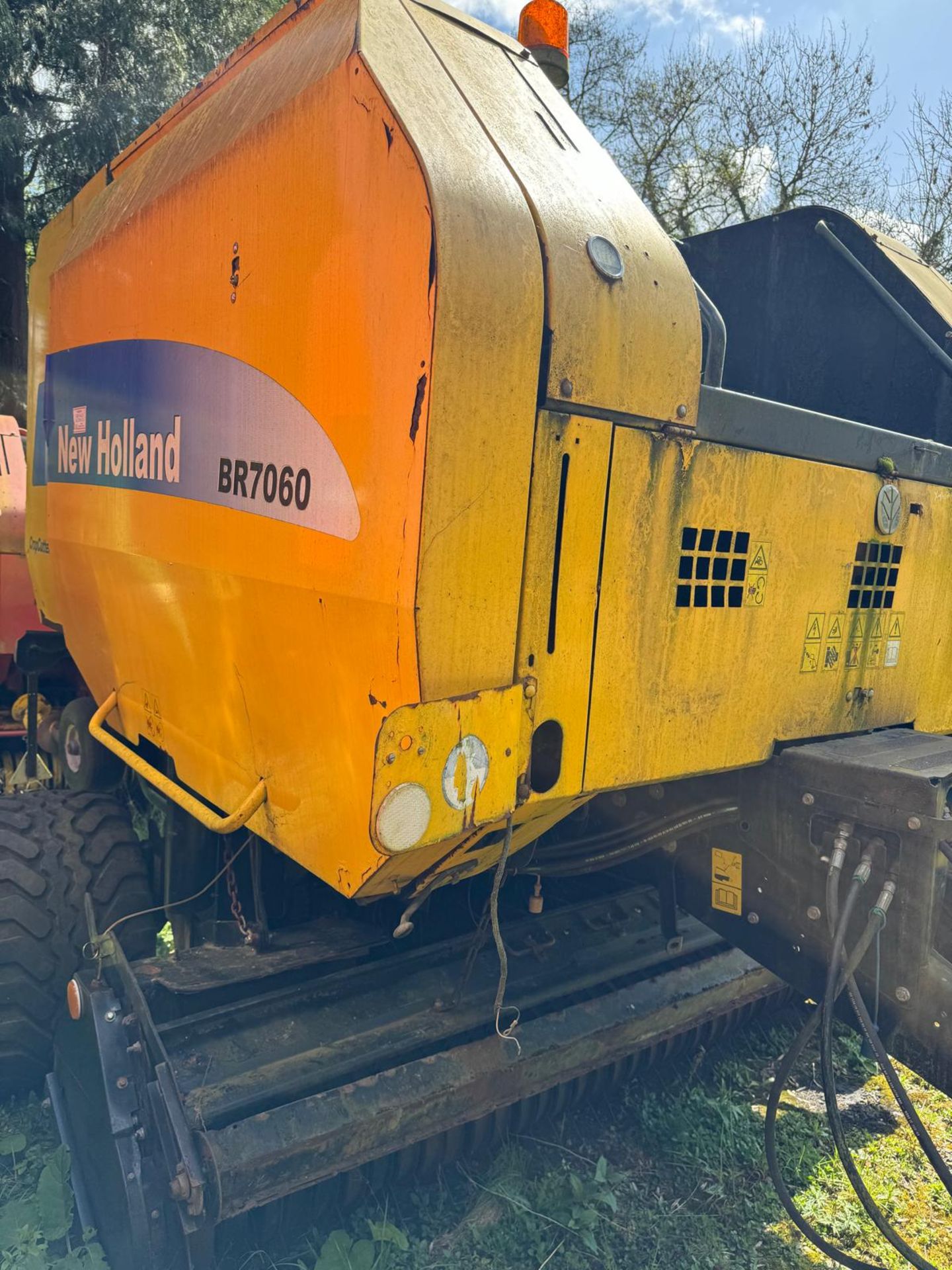 2012 NEW HOLLAND BR7060 ROUND BALER - Image 3 of 9