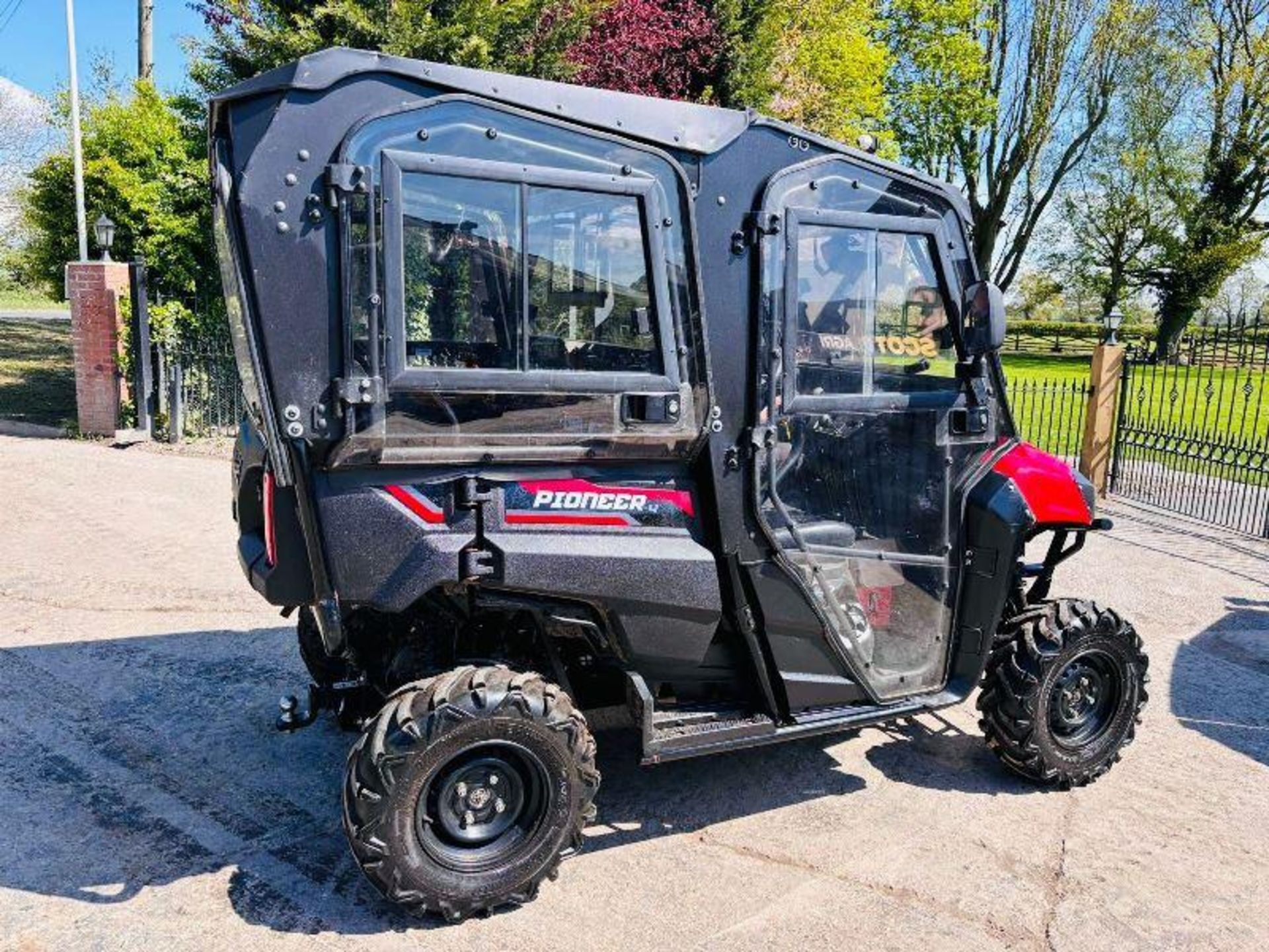 HONDA PIONEER 4 700 PETROL UTV *YEAR 2018, ONLY 175 HOURS* C/W FULL CAB - Image 17 of 20