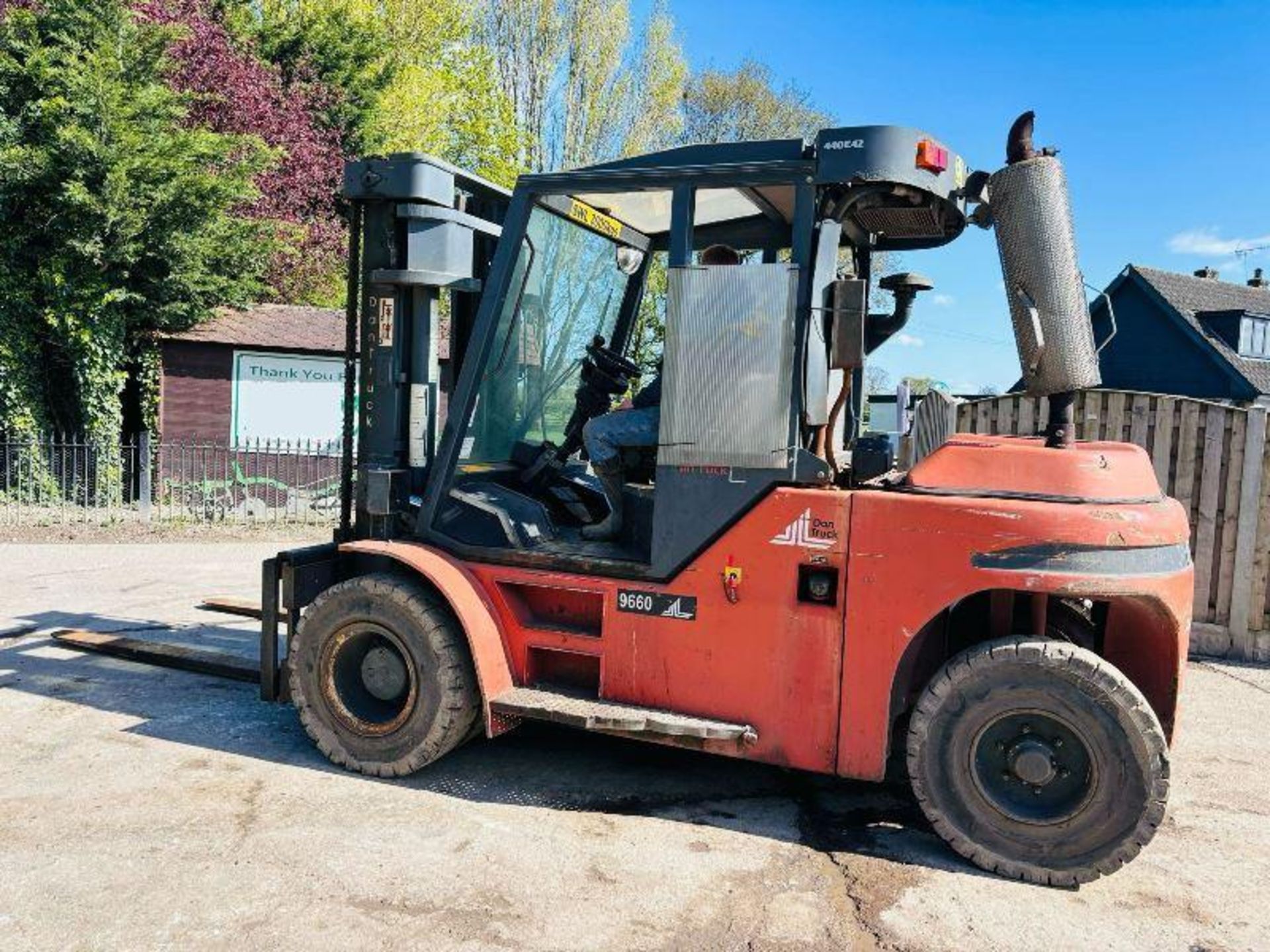 DANTRUCK 9660D 6 TON LIFT DIESEL FORKLIFT C/W SIDE SHIFT - Image 3 of 16