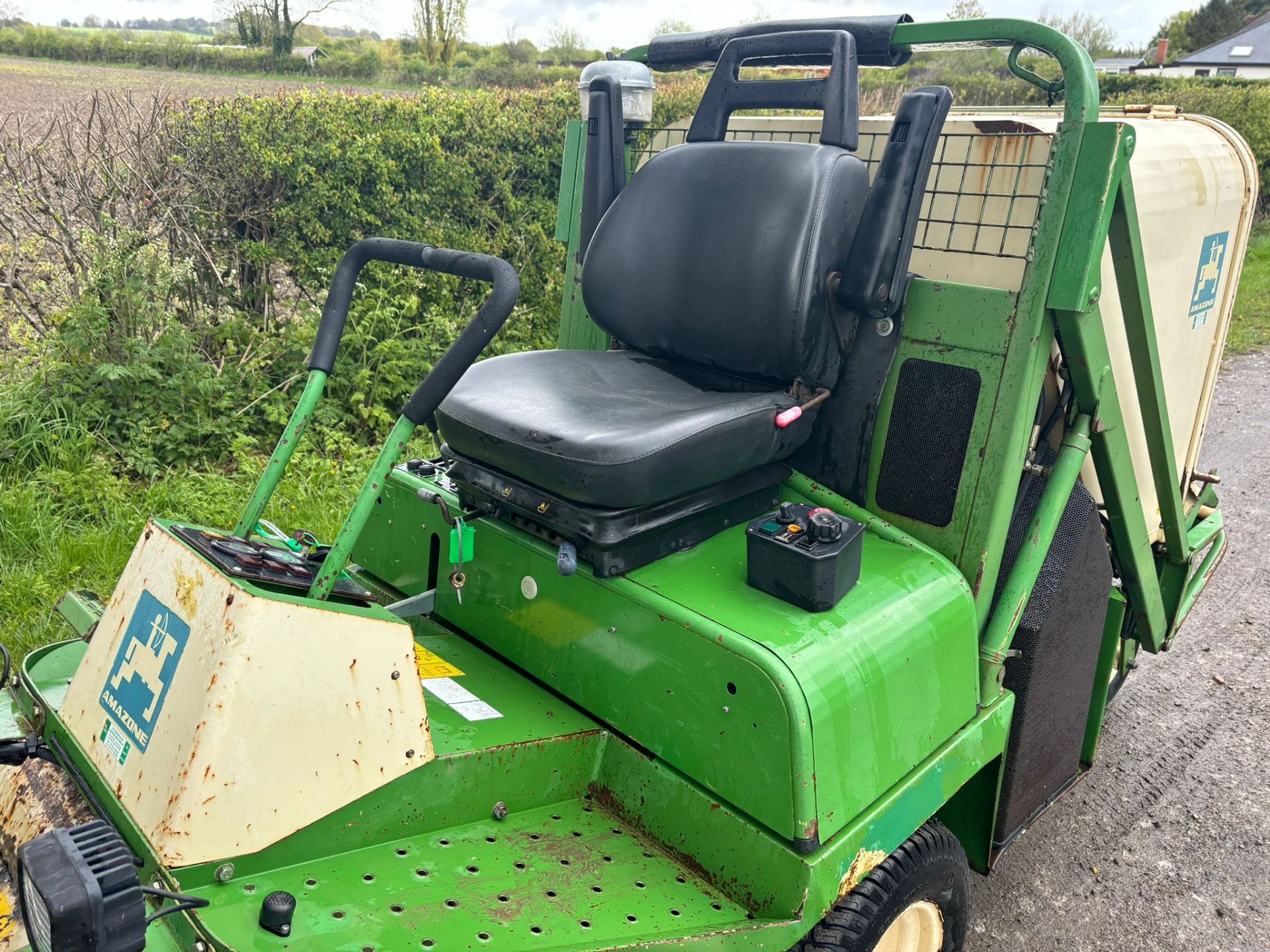 AMAZONE PH125 PROFIHOPPER DIESEL RIDE ON HIGH TIP MOWER - Image 3 of 14