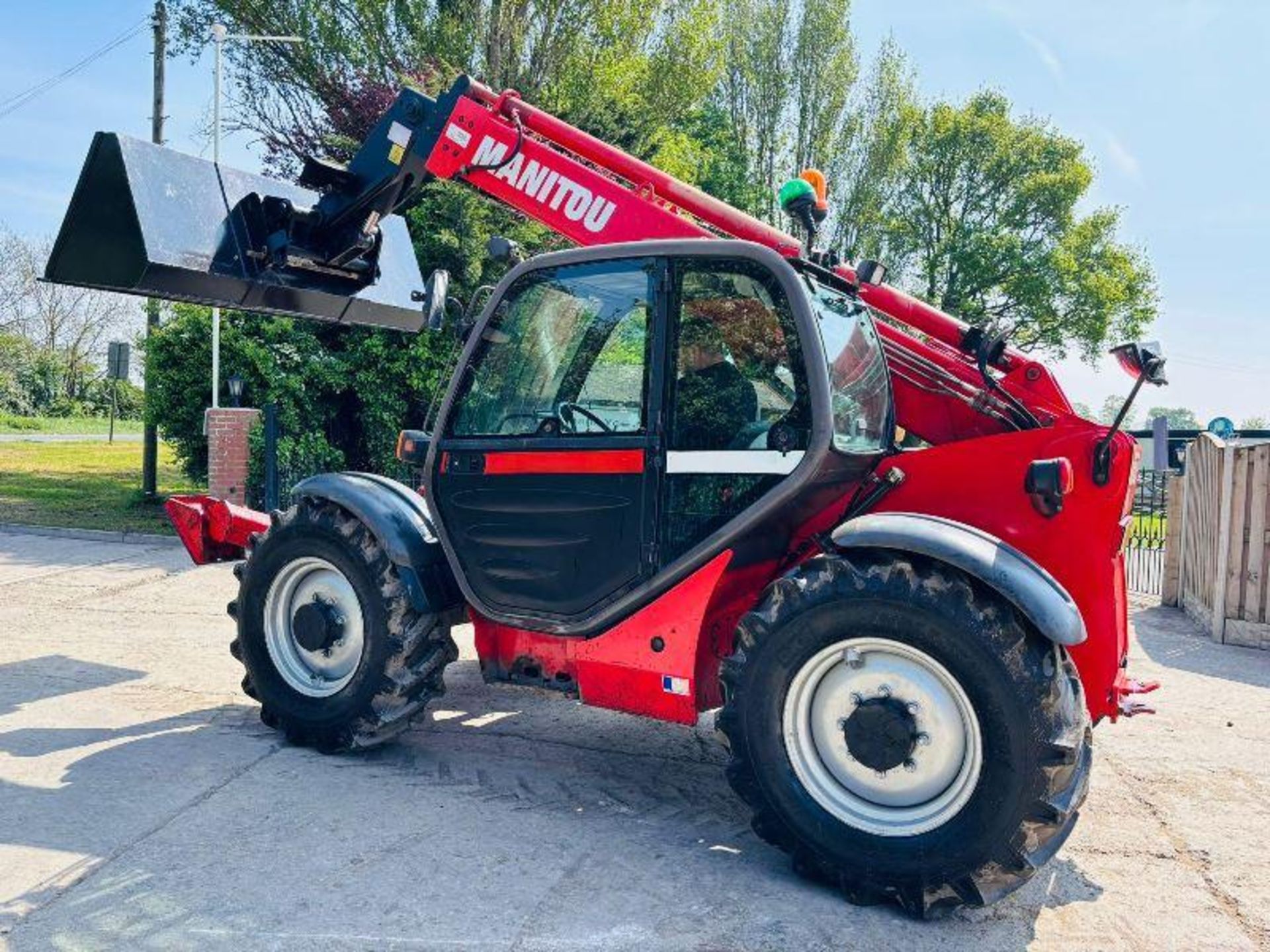 MANITOU MT1030 4WD TELEHANDLER *10.5 METER REACH, 8384 HOURS* C/W PALLET TINES - Image 12 of 18