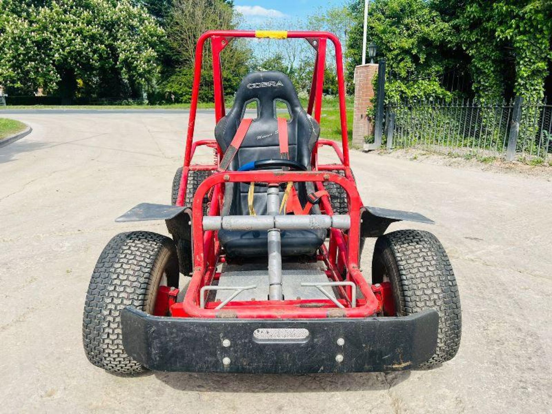 390CC 13.0HP PETROL BUGGIE C/W 3 POINT COBRA BUCKET SEAT  - Image 2 of 10