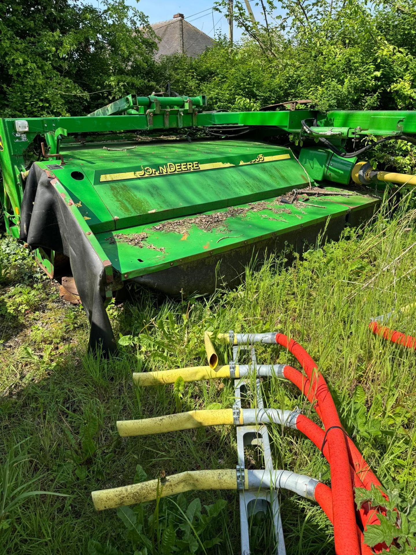 2010 JOHN DEERE 1365 TRACTOR MOWER