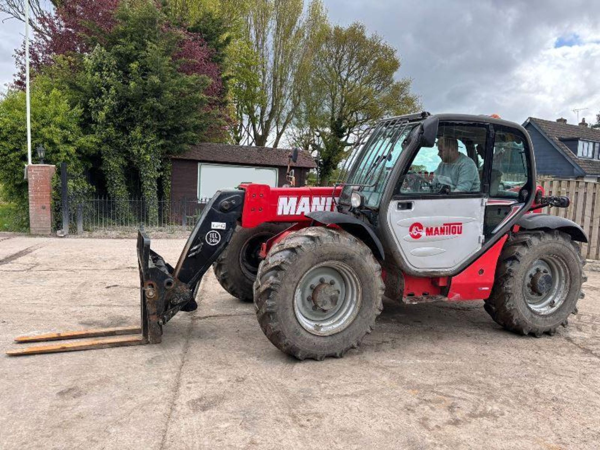 MANITOU MT732 4WD TELEHANDLER *YEAR 2014* C/W PALLET TINES - Image 18 of 19