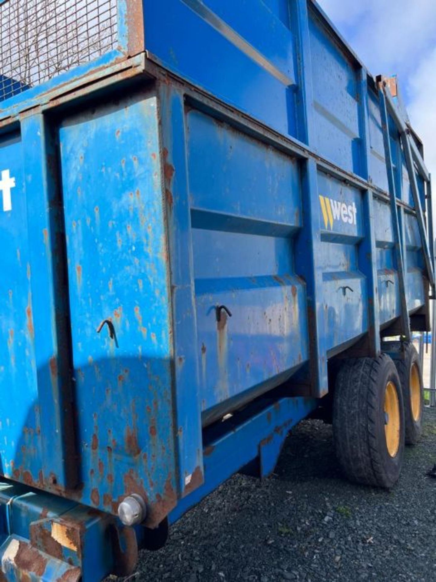 2006 WEST 10TON SILAGE TRAILER - DRAWBAR - AUTO DOOR - Bild 11 aus 15