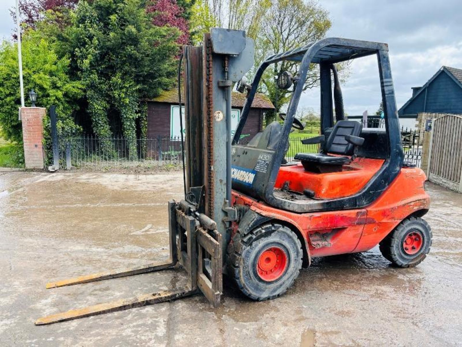 LINDE H30D DIESEL FORKLIFT C/W SIDE SHIFT & PERKINS ENGINE - Image 3 of 13