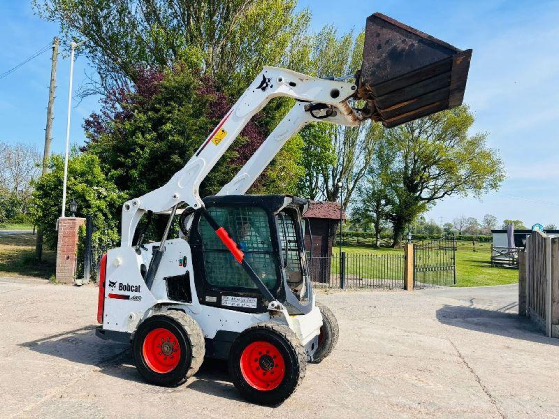 BOBCAT S530 HIGH LIFT SKIDSTEER *YEAR 2017,2819 HOURS* C/W BUCKET - Image 8 of 19