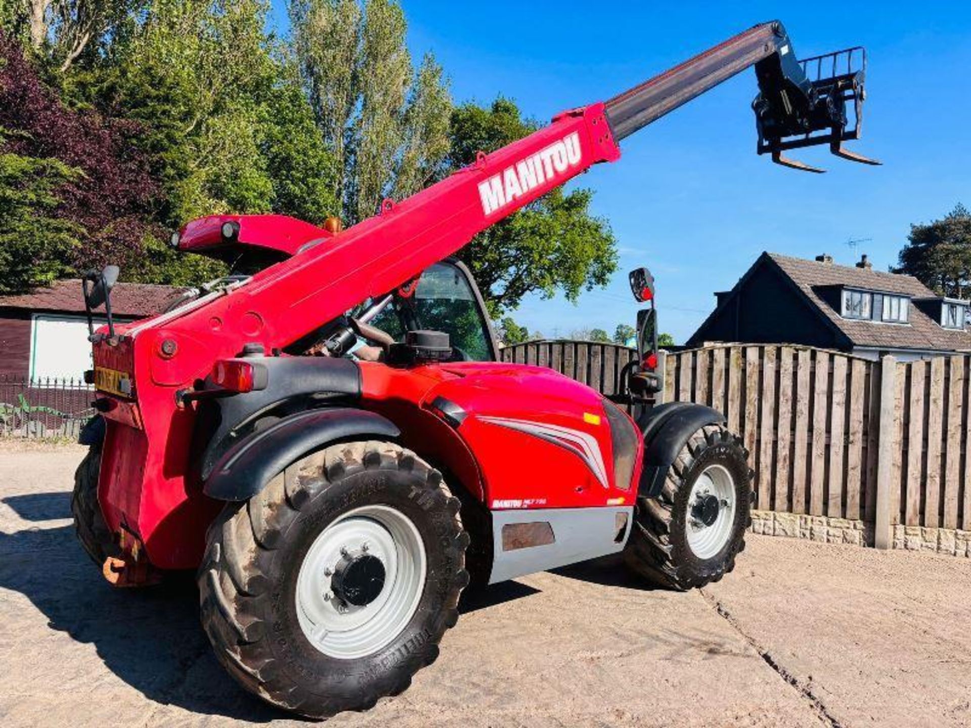 MANITOU MLT735 TELEHANDLER *AG-SPEC, YEAR 2015* C/W PUH & TINES - Image 17 of 19
