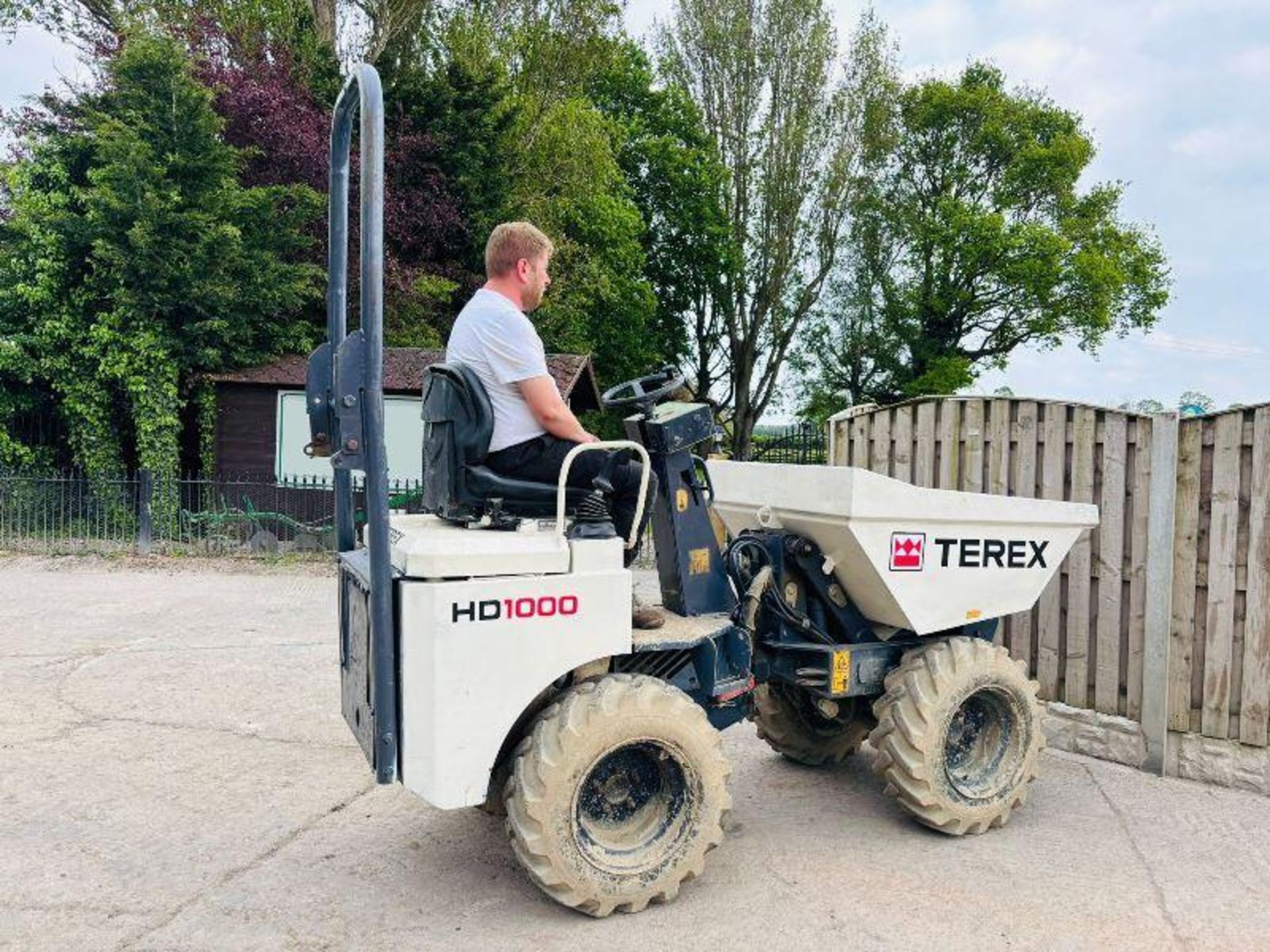 TEREX HD1000 HIGH TIP 4WD DUMPER C/W ROLE BAR - Image 9 of 16