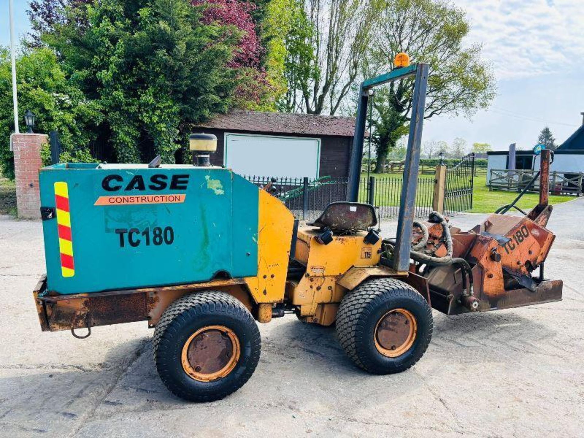 CASE TC180 ARTICULATED ROAD SAW C/W ROLE BAR & KUBOTA ENGINE - Image 10 of 10