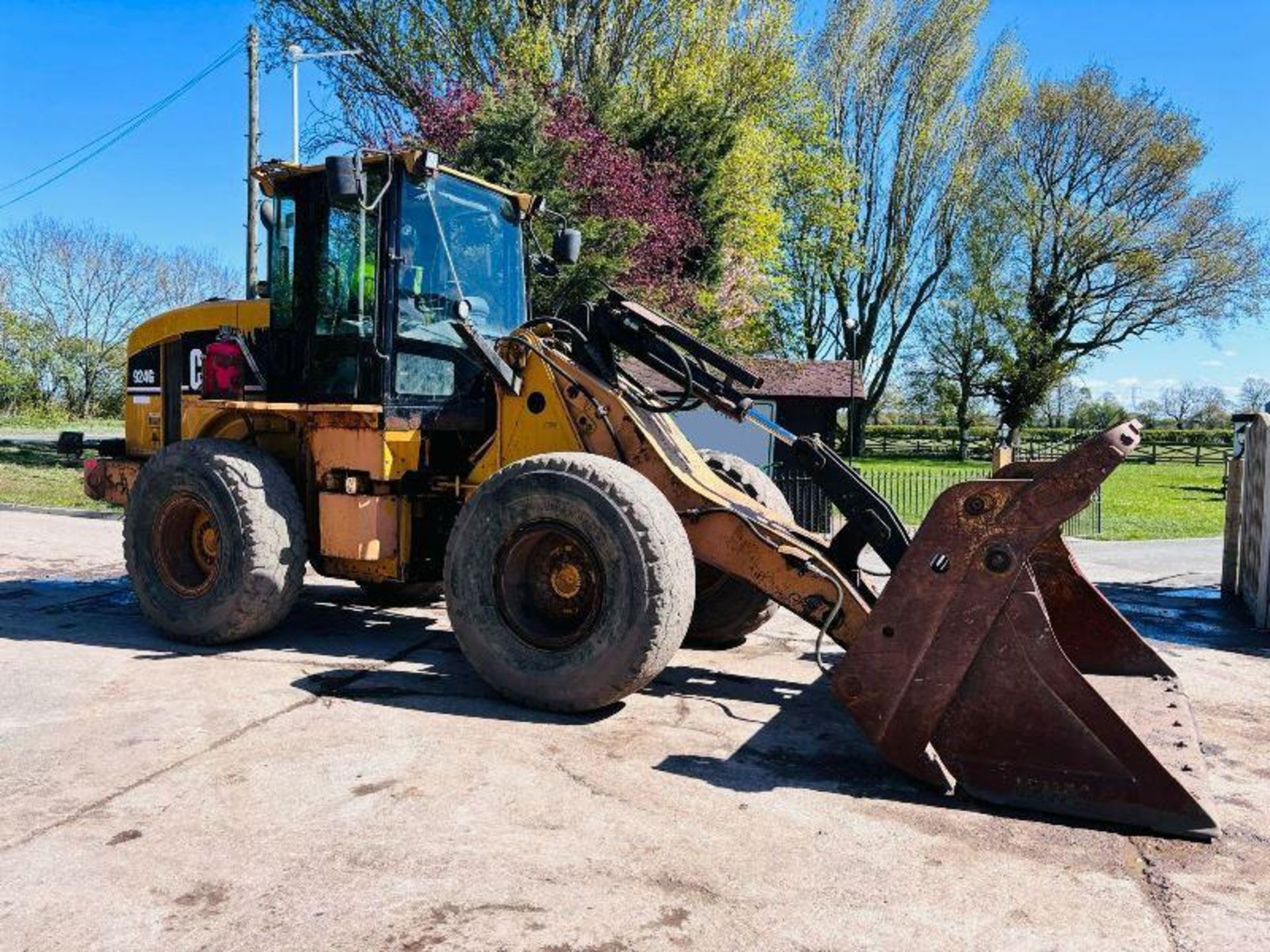 CATERPILLAR 924G 4WD LOADING SHOVEL C/W FOUR IN ONE BUCKET