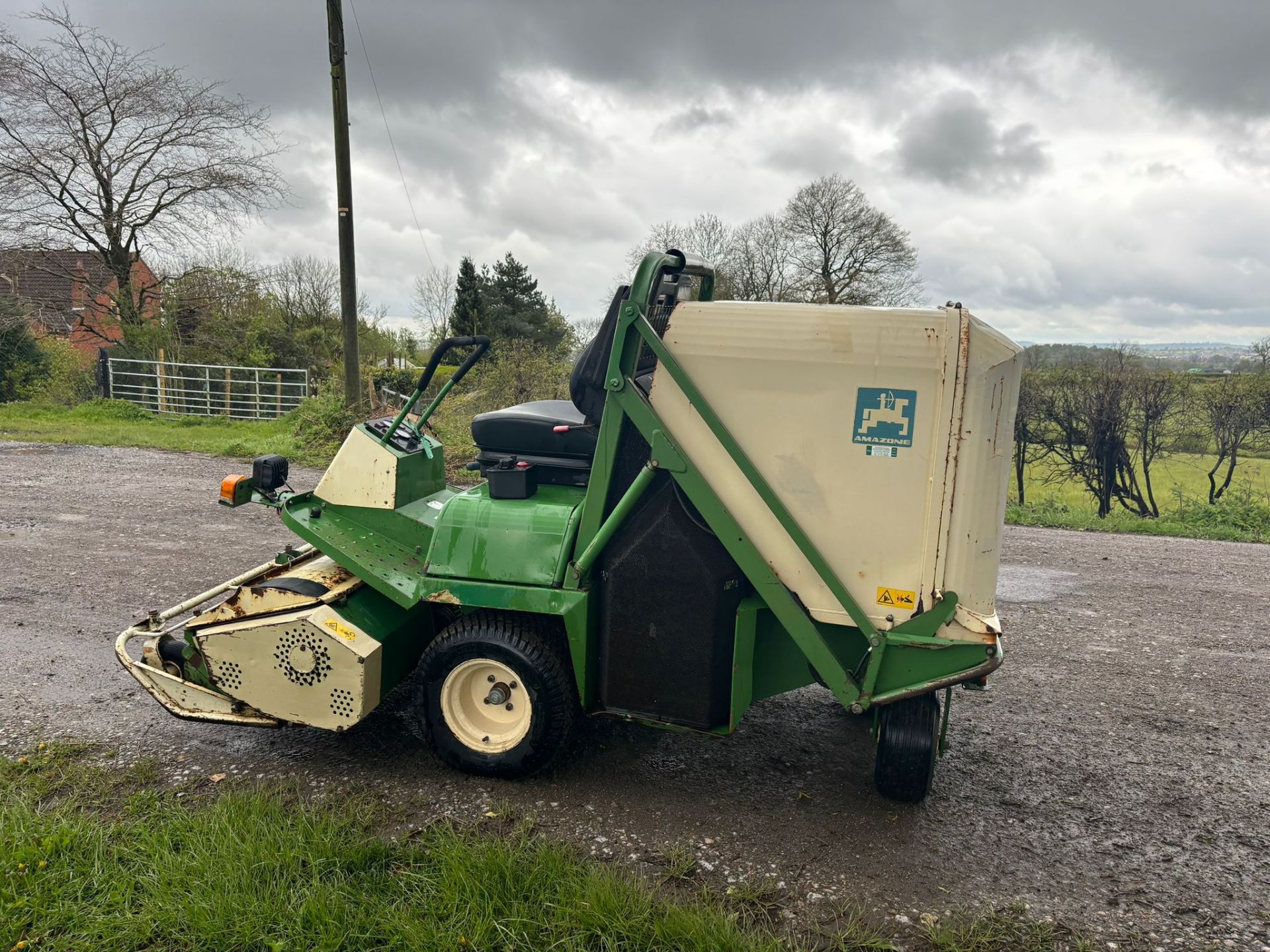 AMAZONE PH125 PROFIHOPPER DIESEL RIDE ON HIGH TIP MOWER - Image 5 of 14