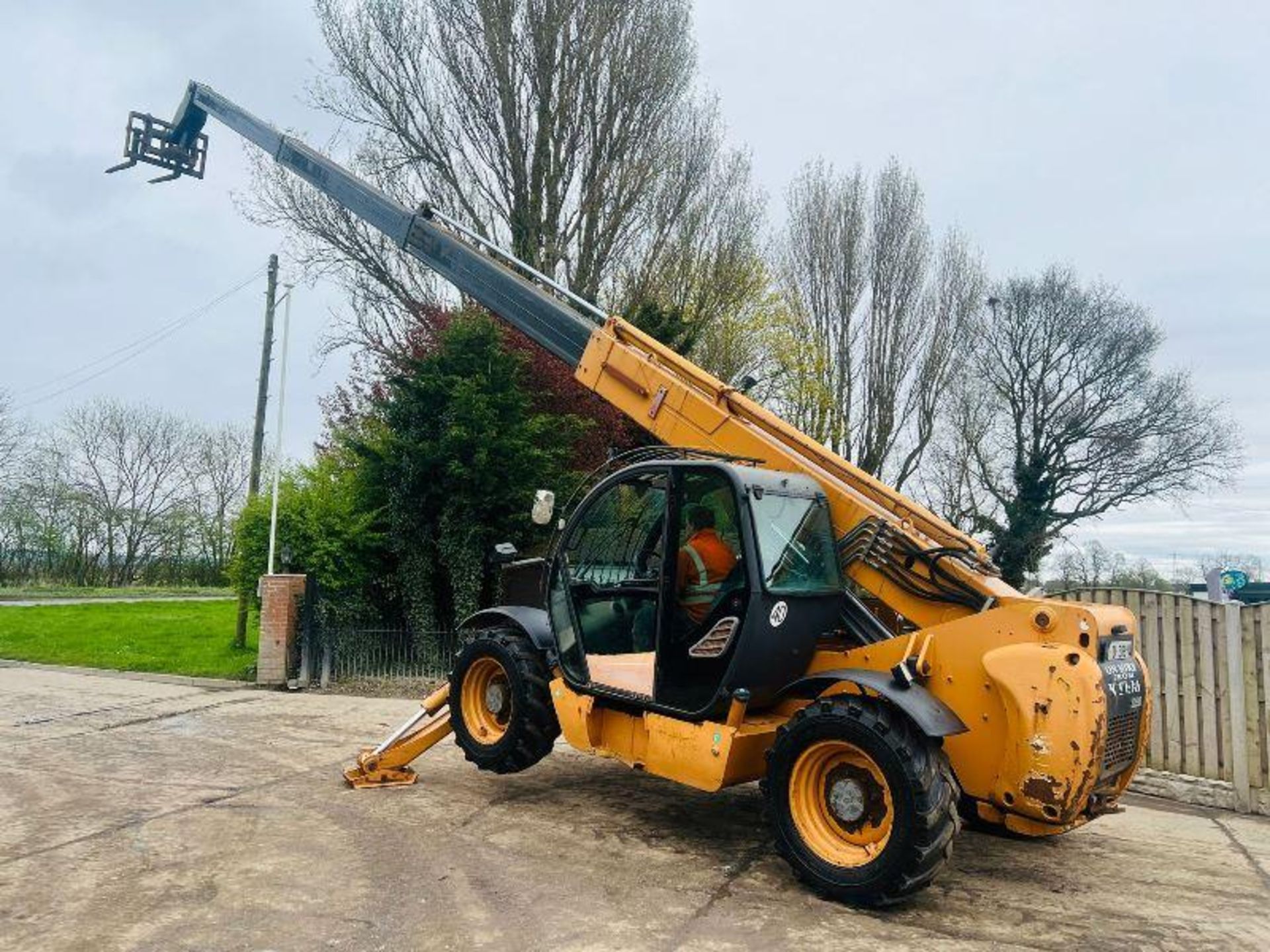 CASE TX170 4WD TELEHANDLER *17 METER REACH* C/W PALLET TINES - Image 13 of 20