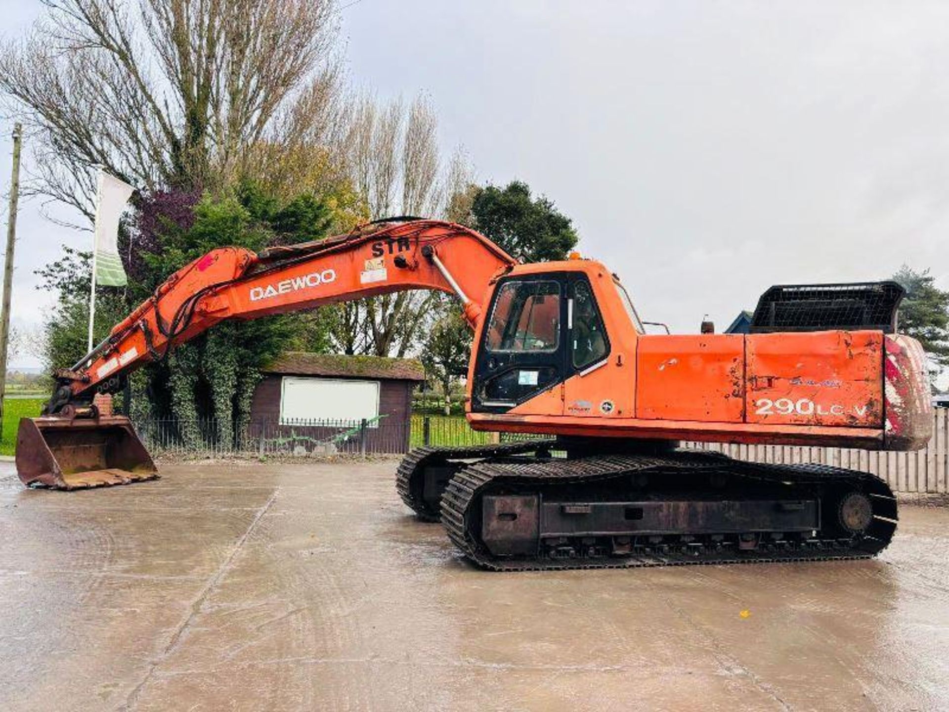 DAEWOO 290SL-V EXCAVATOR C/W QUICK HITCH & BUCKET - Image 11 of 17