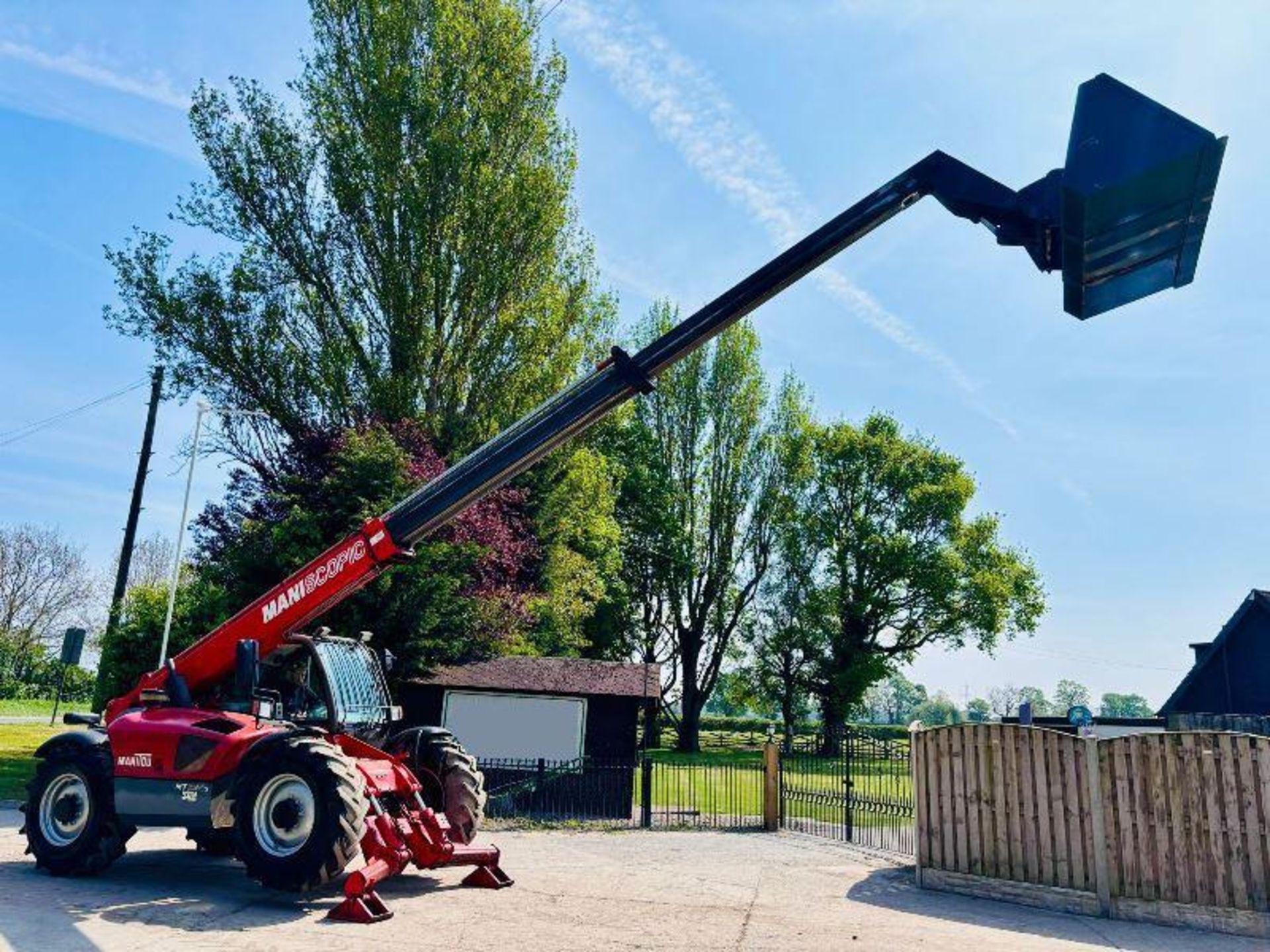 MANITOU MT1030 4WD TELEHANDLER *10.5 METER REACH, 8384 HOURS* C/W PALLET TINES - Image 17 of 18