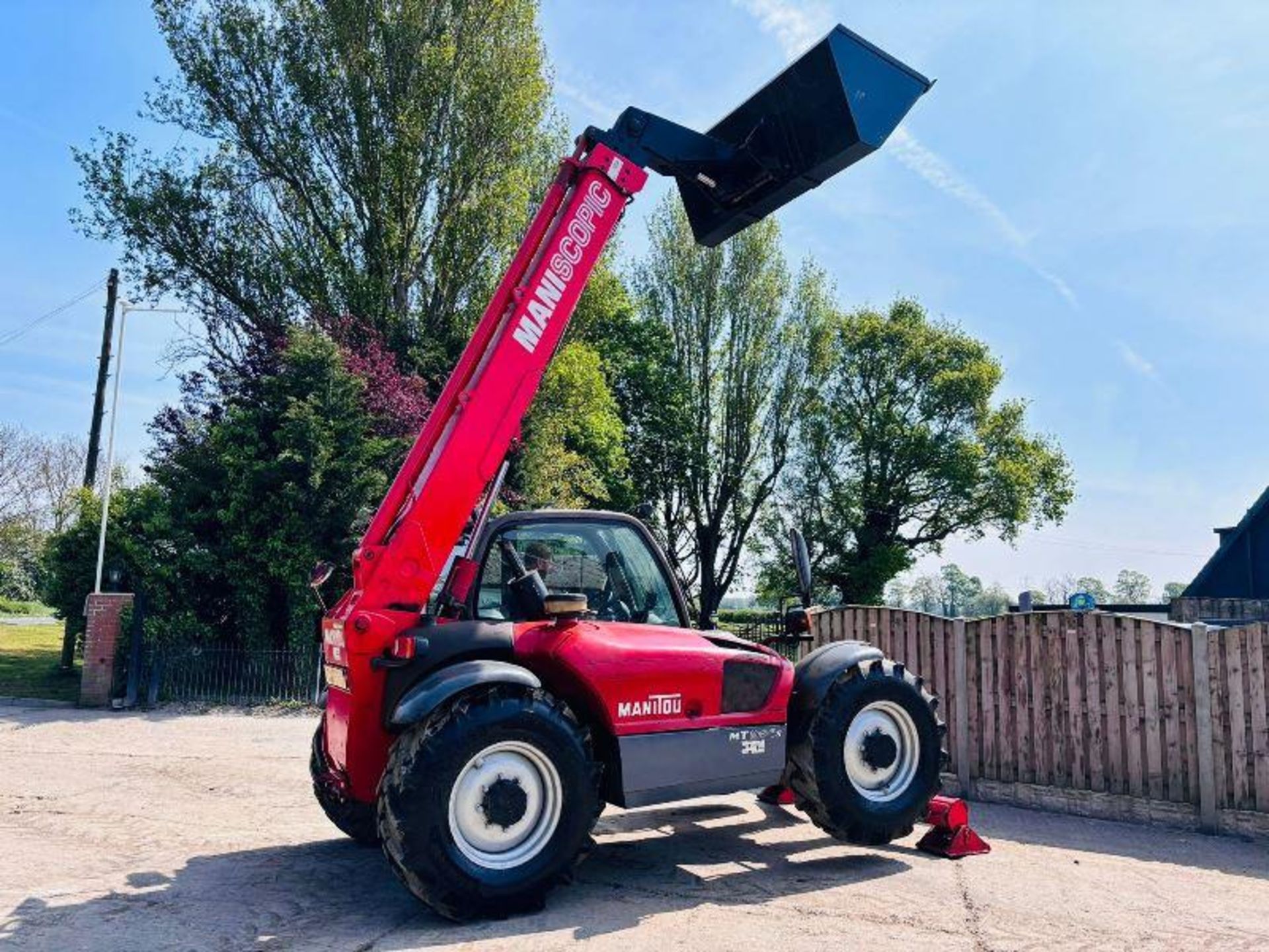 MANITOU MT1030 4WD TELEHANDLER *10.5 METER REACH, 8384 HOURS* C/W PALLET TINES - Bild 15 aus 18