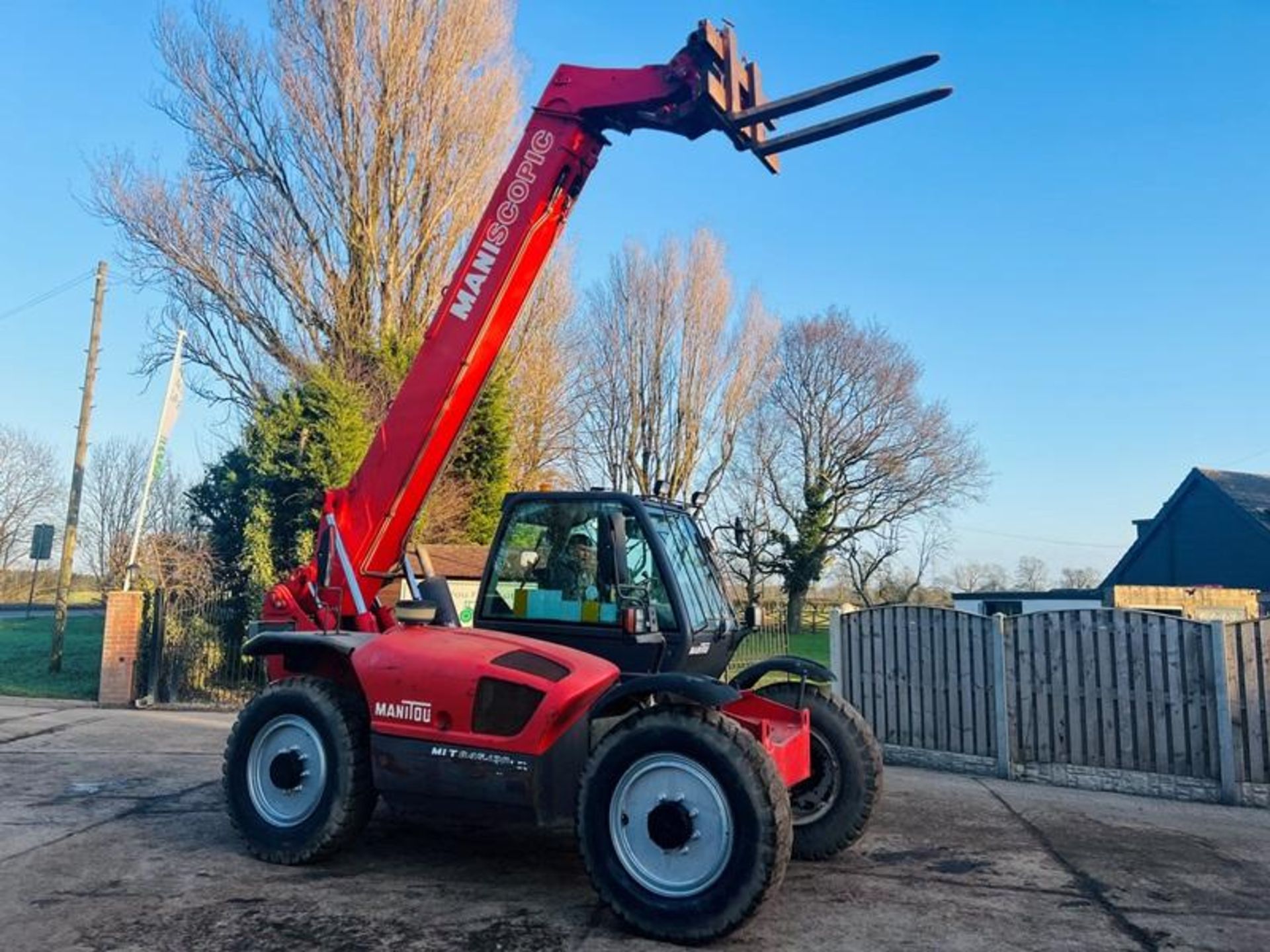 MANITOU MLT845-120 4WD TELEHANDLER C/W PALLET TINES - Image 3 of 16