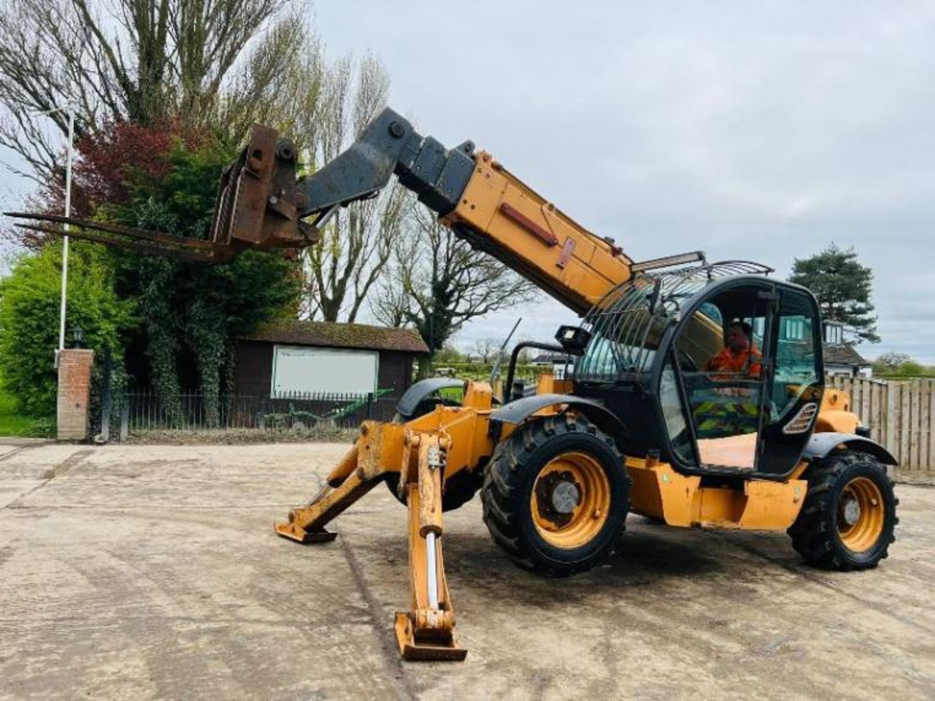 CASE TX170 4WD TELEHANDLER *17 METER REACH* C/W PALLET TINES - Image 17 of 20