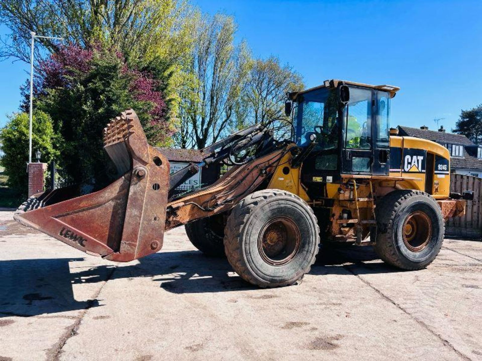 CATERPILLAR 924G 4WD LOADING SHOVEL C/W FOUR IN ONE BUCKET - Image 10 of 18