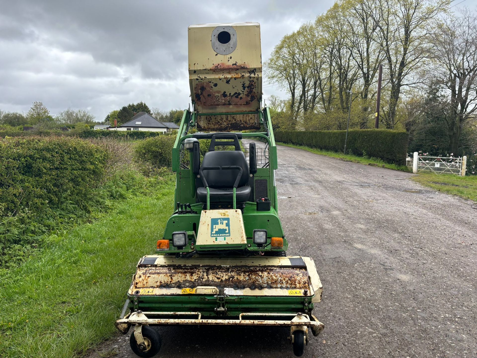 AMAZONE PH125 PROFIHOPPER DIESEL RIDE ON HIGH TIP MOWER - Image 14 of 14