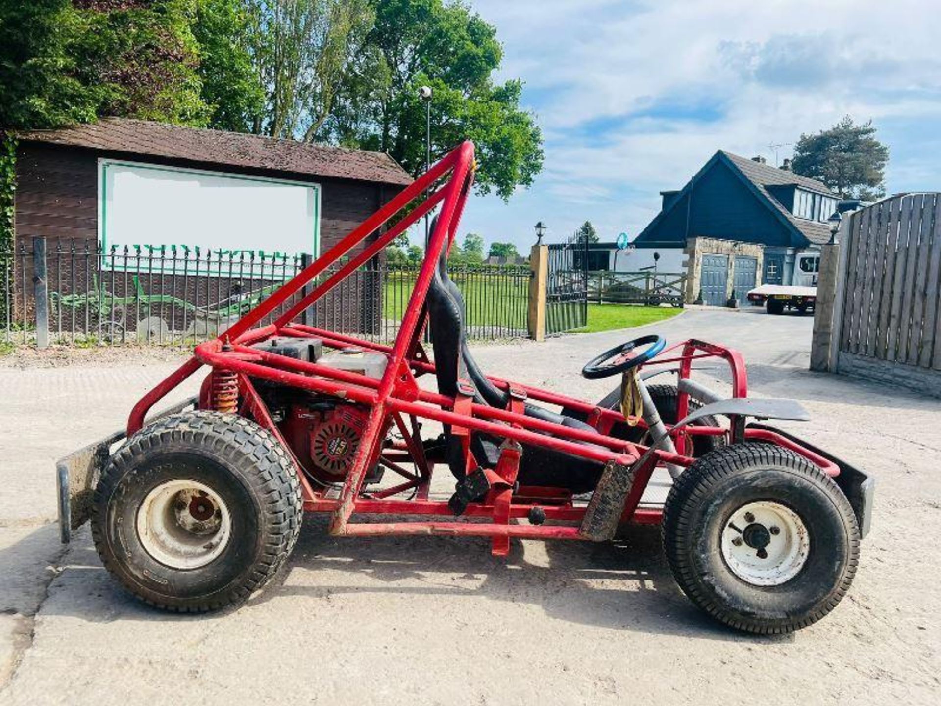 390CC 13.0HP PETROL BUGGIE C/W 3 POINT COBRA BUCKET SEAT - Image 9 of 10