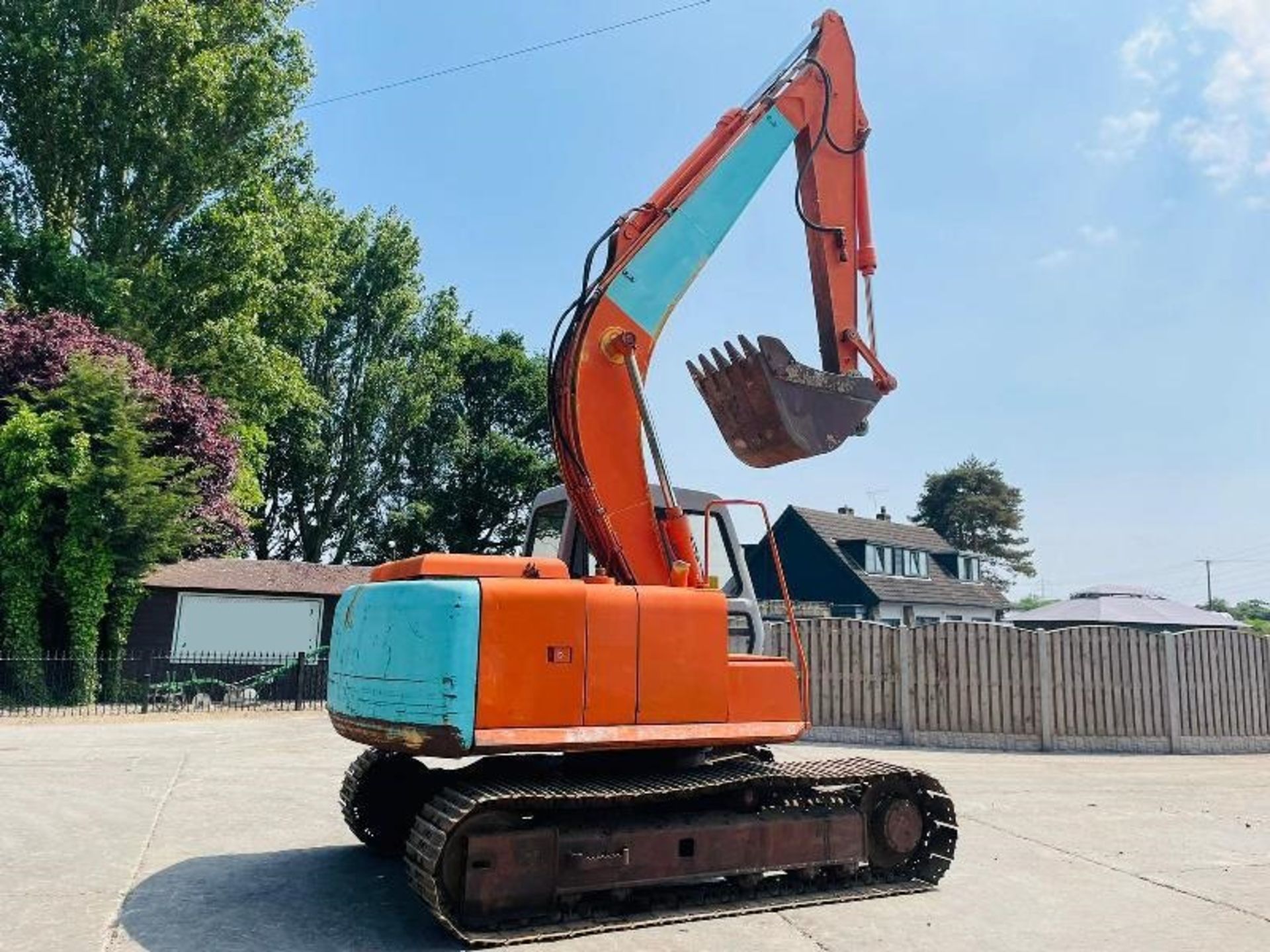 SUMIMOTO SH120 TRACKED EXCAVATOR C/W BUCKET - Image 6 of 15