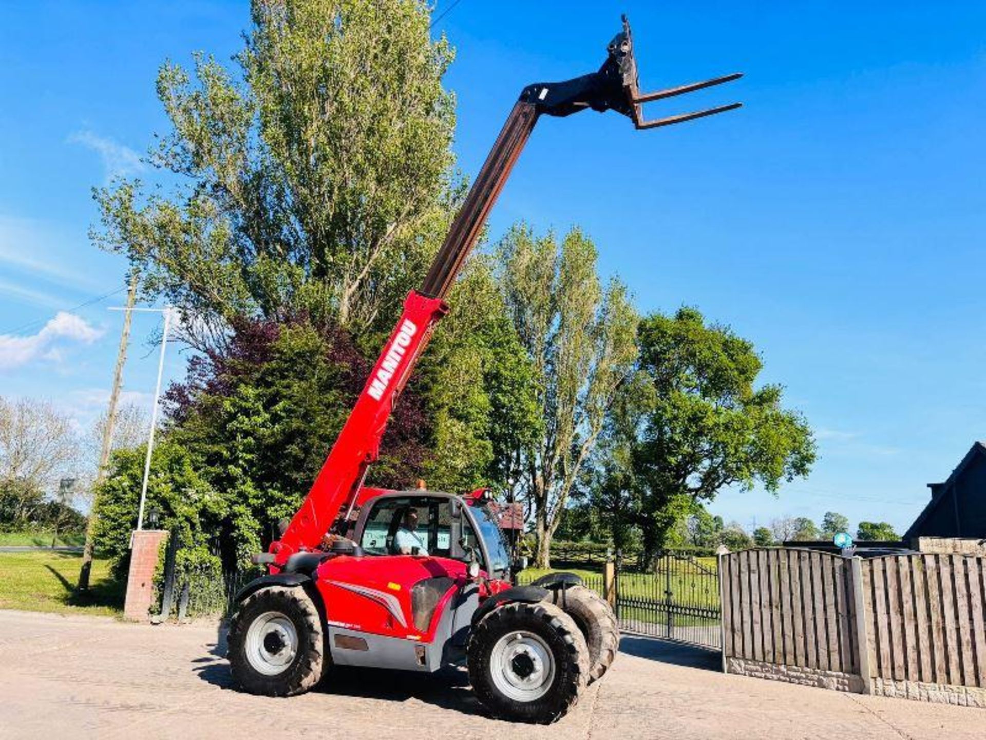 MANITOU MLT735 TELEHANDLER *AG-SPEC, YEAR 2015* C/W PUH & TINES. - Image 14 of 19