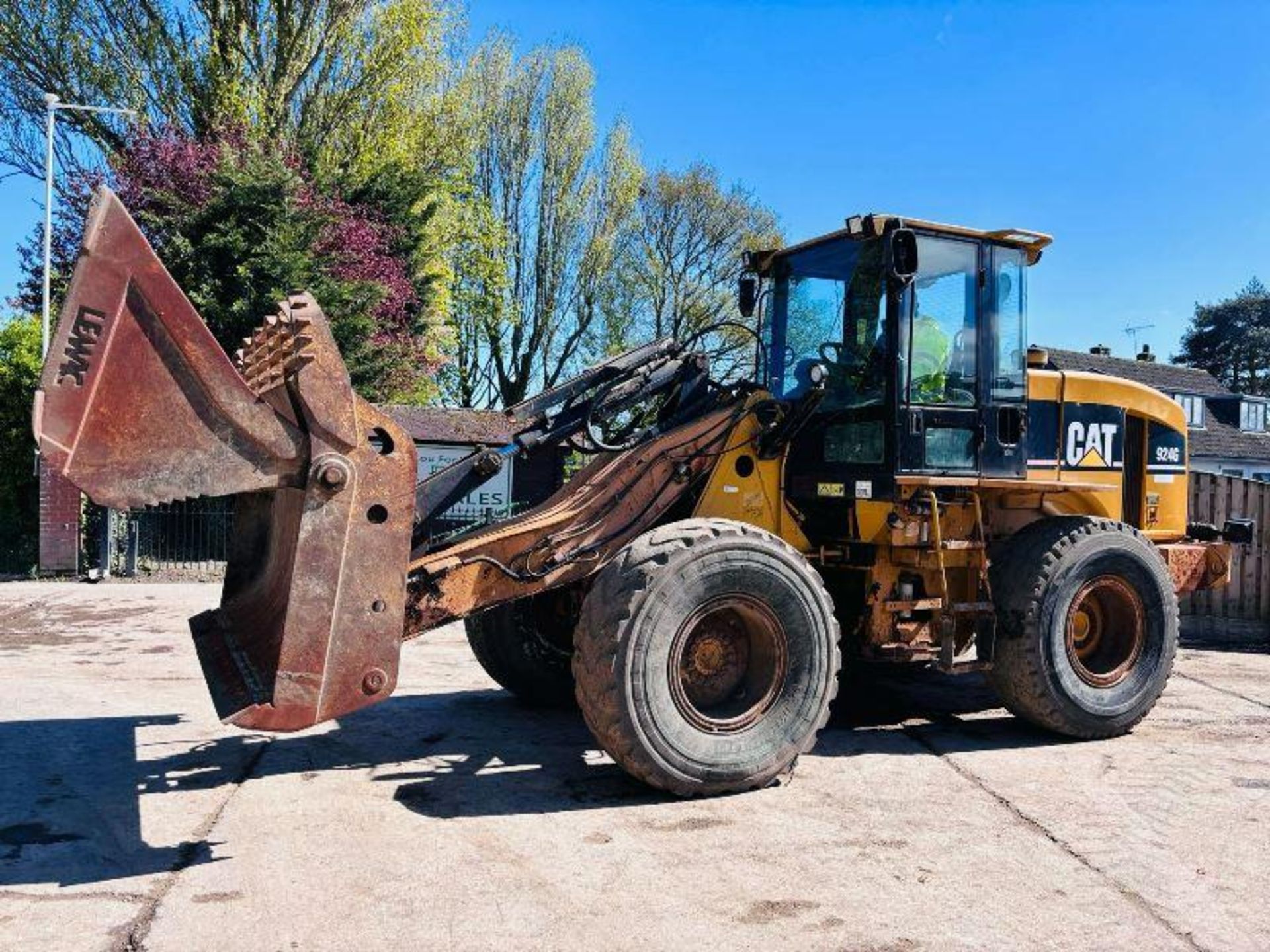 CATERPILLAR 924G 4WD LOADING SHOVEL C/W FOUR IN ONE BUCKET - Image 2 of 18