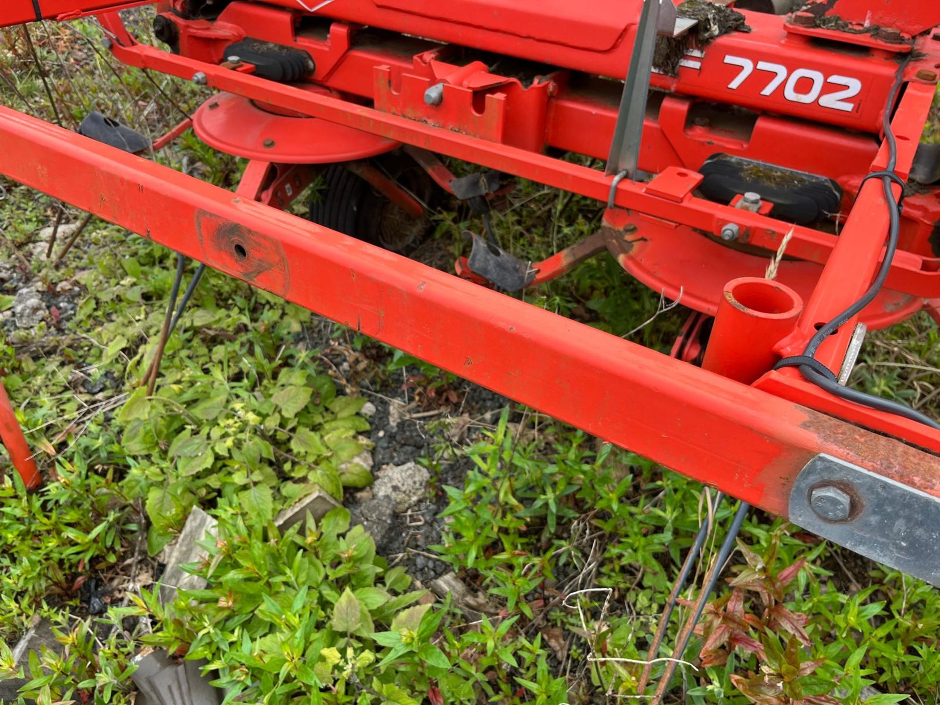 KUHN GF7702 TEDDER - Image 14 of 14