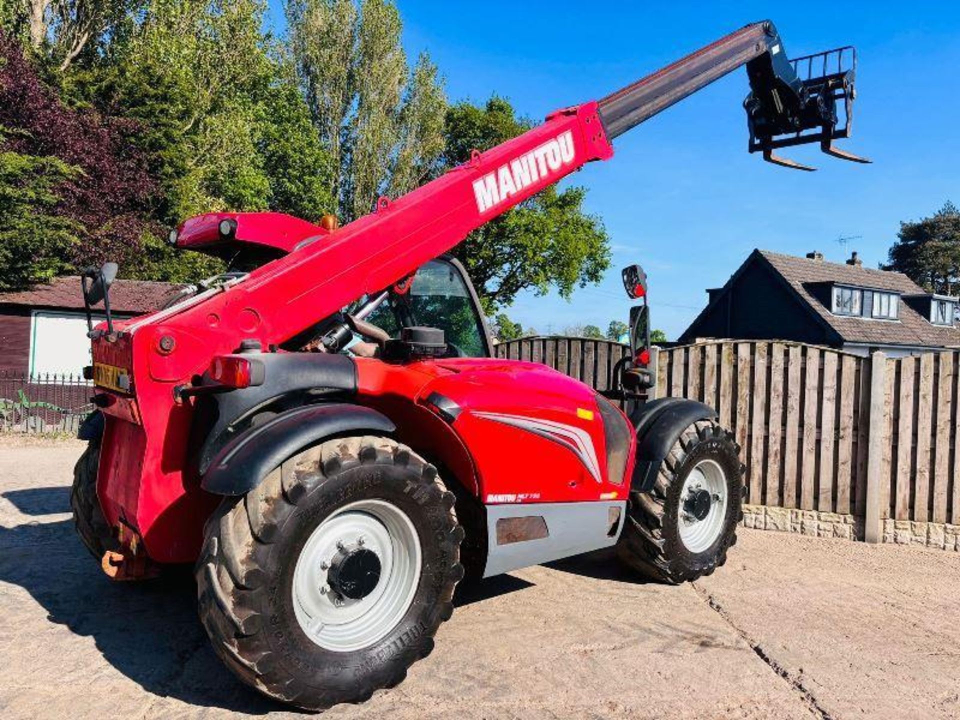 MANITOU MLT735 TELEHANDLER *AG-SPEC, YEAR 2015* C/W PUH & TINES. - Image 17 of 19