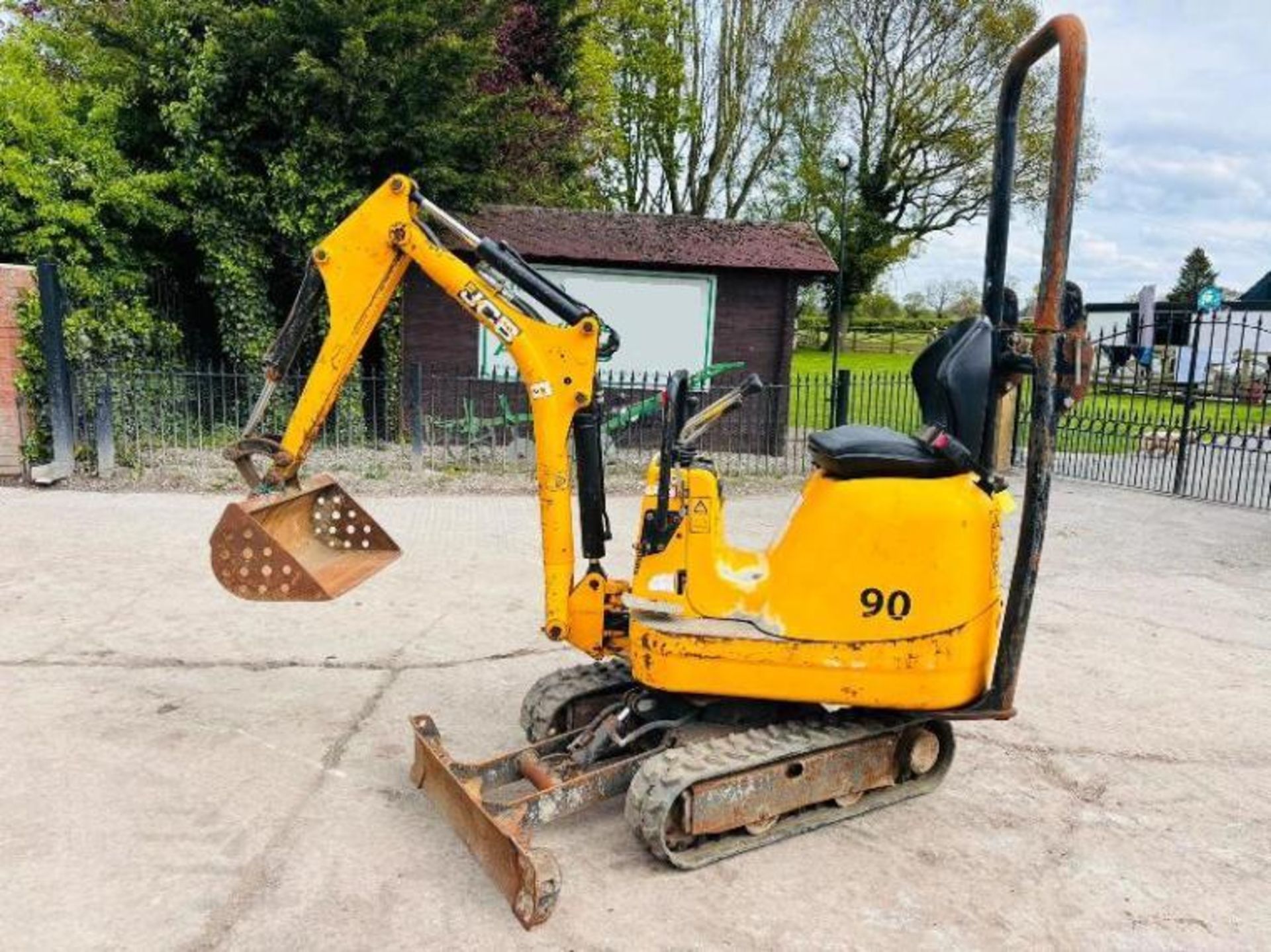 JCB 8008 EXCAVATOR *YEAR 2018, 1398 HOURS* C/W EXPANDING TRACKS - Image 9 of 12