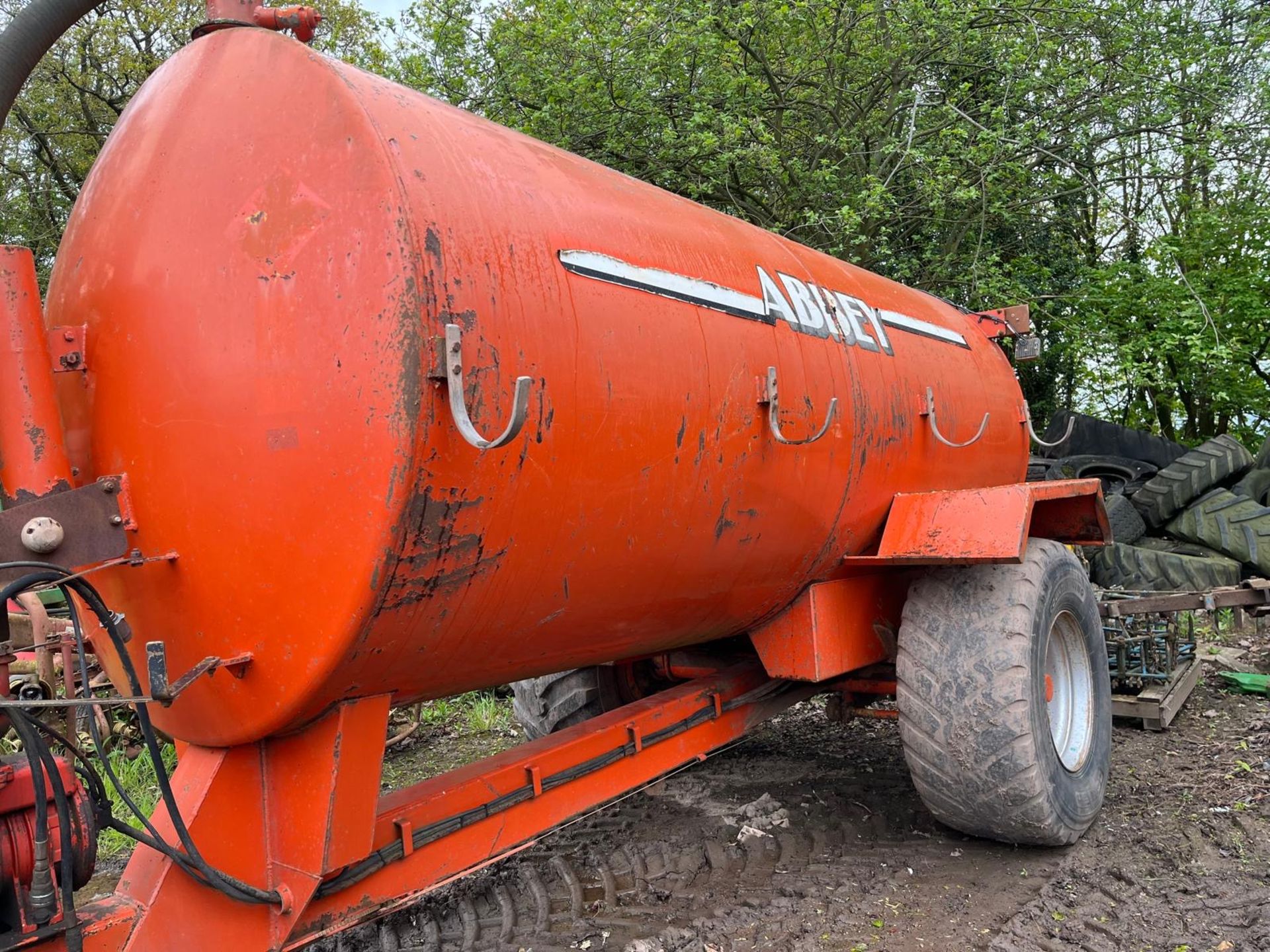 ABBEY 2000 GALLONS SLURRY TANKER