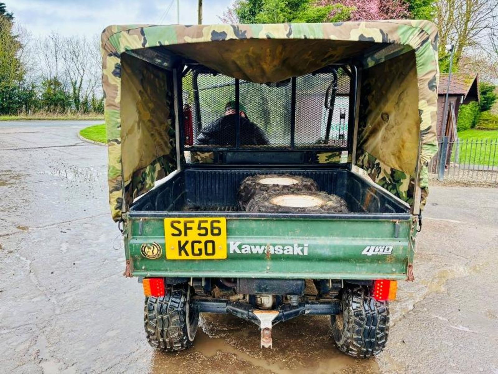 KAWASAKI MULE 4WD UTV *ROAD REGISTERED* C/W REMOTE CONTROL WINCH - Image 6 of 17