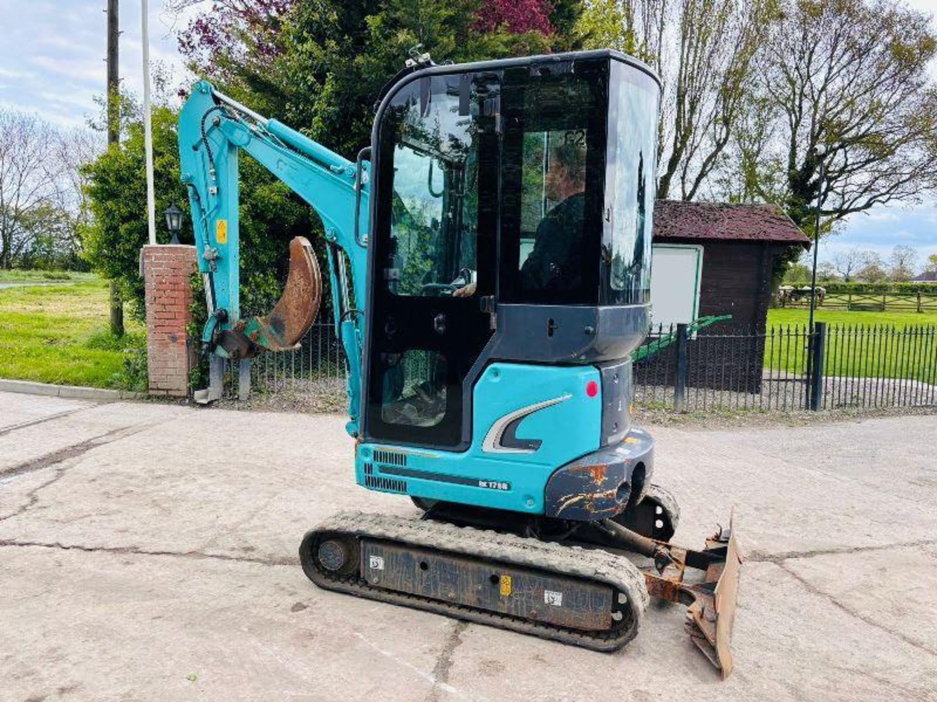 KOBELCO TRACKED EXCAVATOR *2021, 1694 HOURS* C/W QUICK HITCH - Image 3 of 18