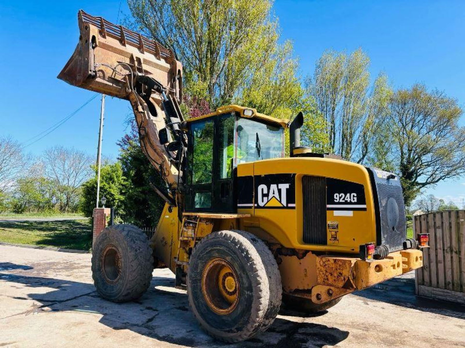 CATERPILLAR 924G 4WD LOADING SHOVEL C/W FOUR IN ONE BUCKET - Image 6 of 18