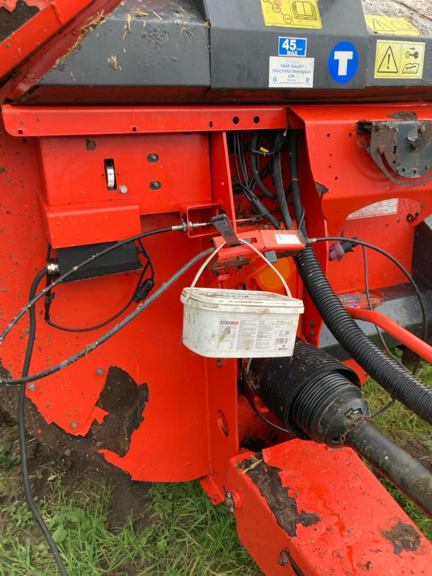 2011 KUHN 3570M STRAW CHOPPER - Image 9 of 10