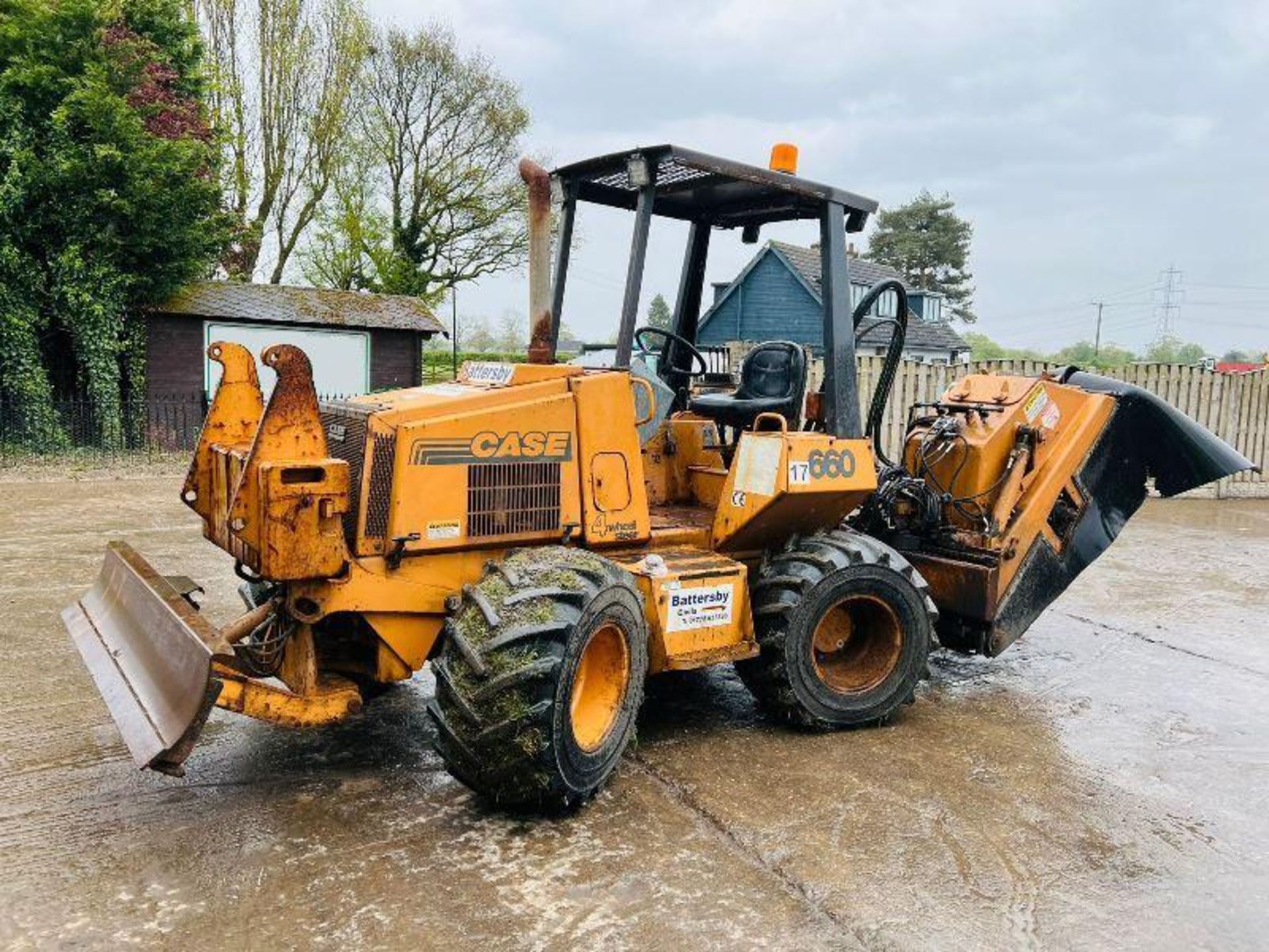 CASE 660 4WD TRENCHER C/W FRONT BLADE & WEIGHTS - Image 17 of 17