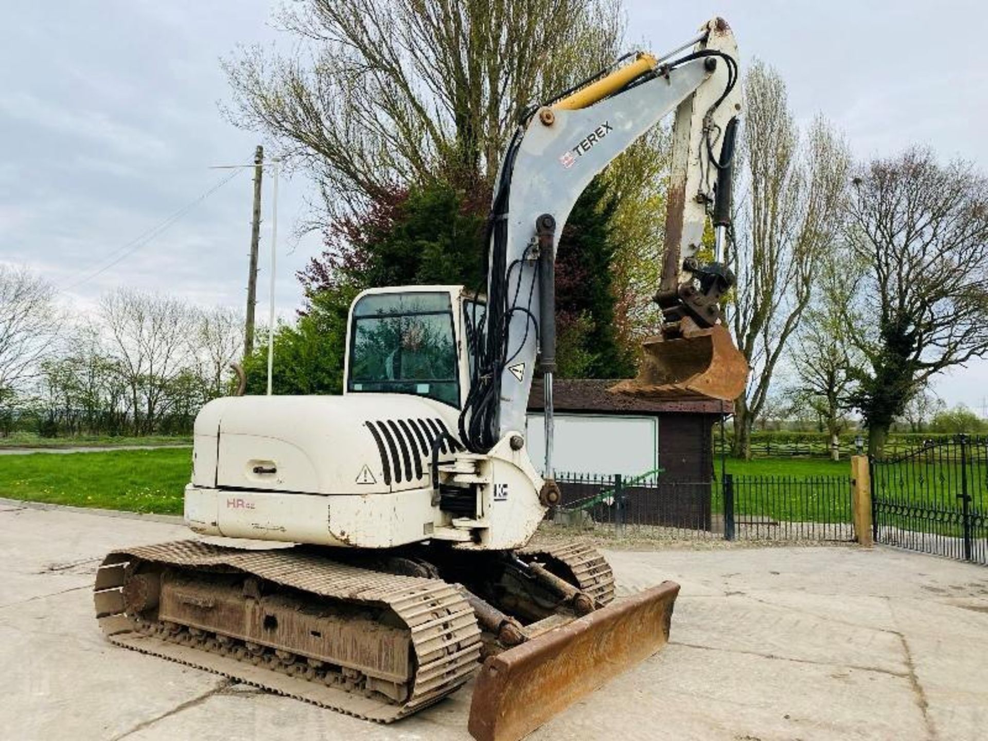 TEREX HR42 EXCAVATOR *ZERO SWING* C/W QUICK HITCH & BUCKET - Image 16 of 17