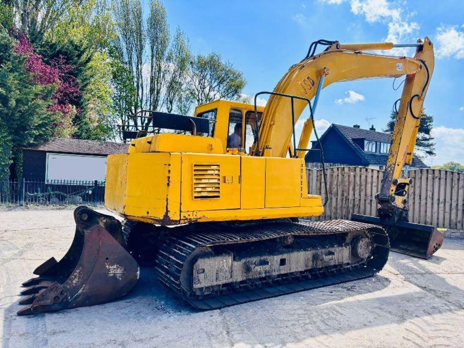 JCB JS130 TRACKED EXCAVATOR C/W QUICK HITCH & 2 X BUCKETS - Image 15 of 15