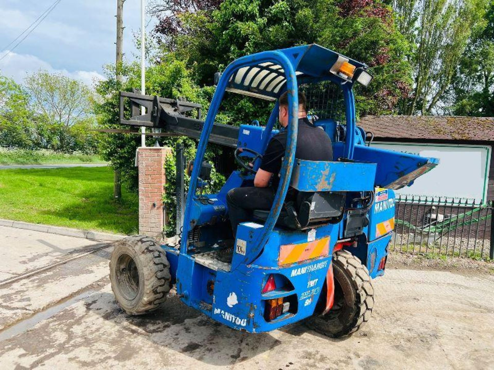 MANITOU MANI TRANSPORT TRUCK MOUNTED FORKLIFT - Image 12 of 14