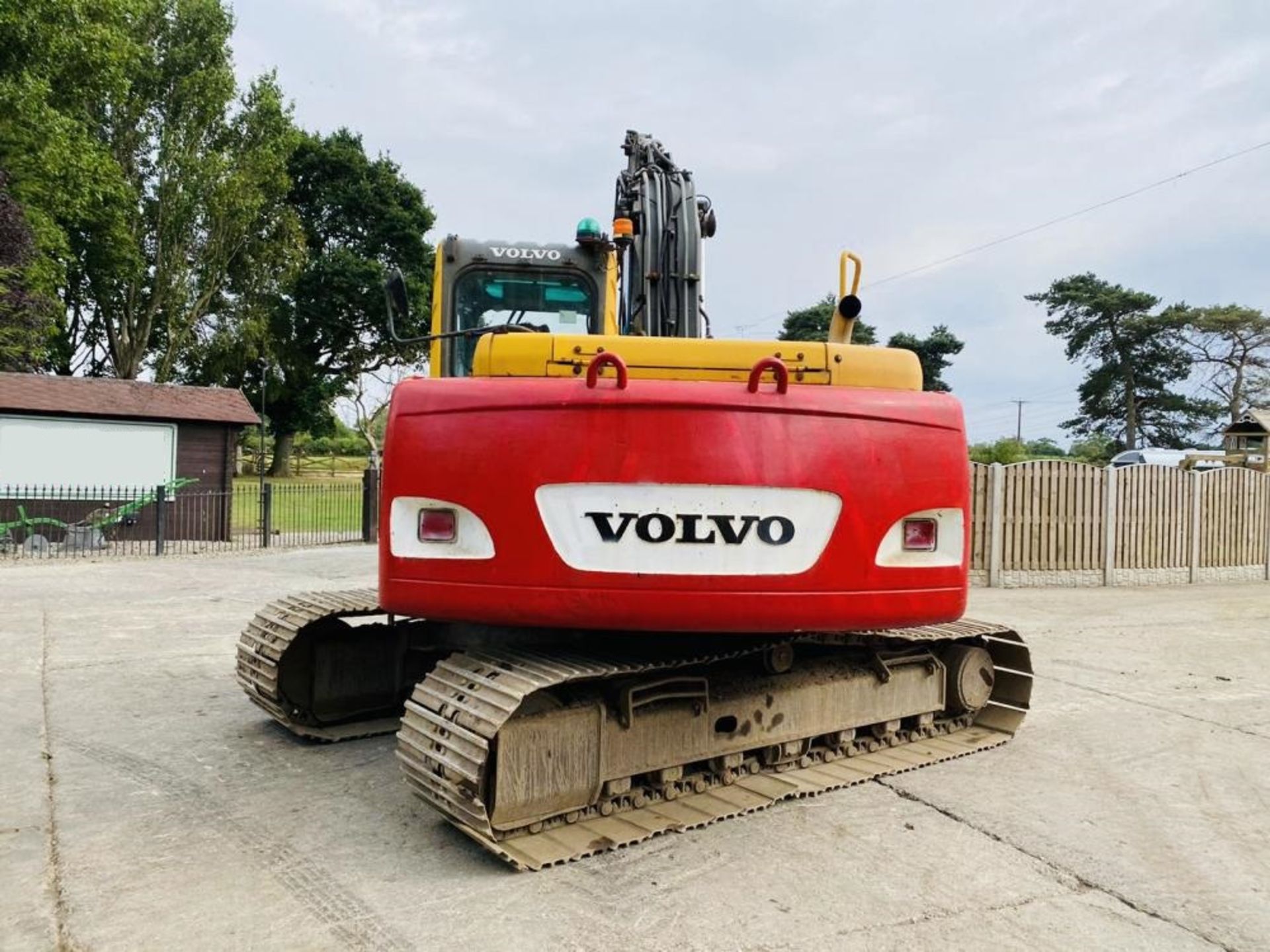 VOLVO EC140BLC TRACKED EXCAVATOR C/W QUICK HITCH - Image 8 of 17