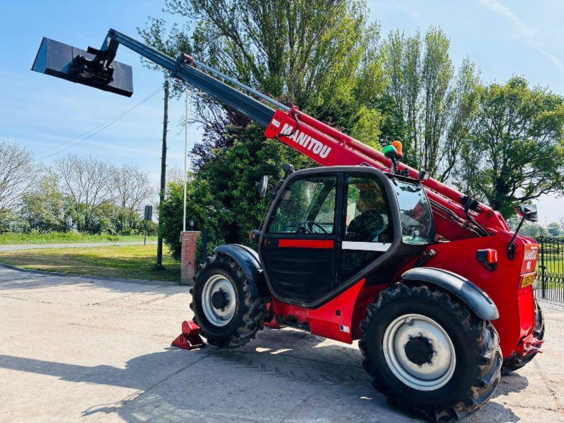 MANITOU MT1030 4WD TELEHANDLER *10.5 METER REACH, 8384 HOURS* C/W PALLET TINES - Image 10 of 18