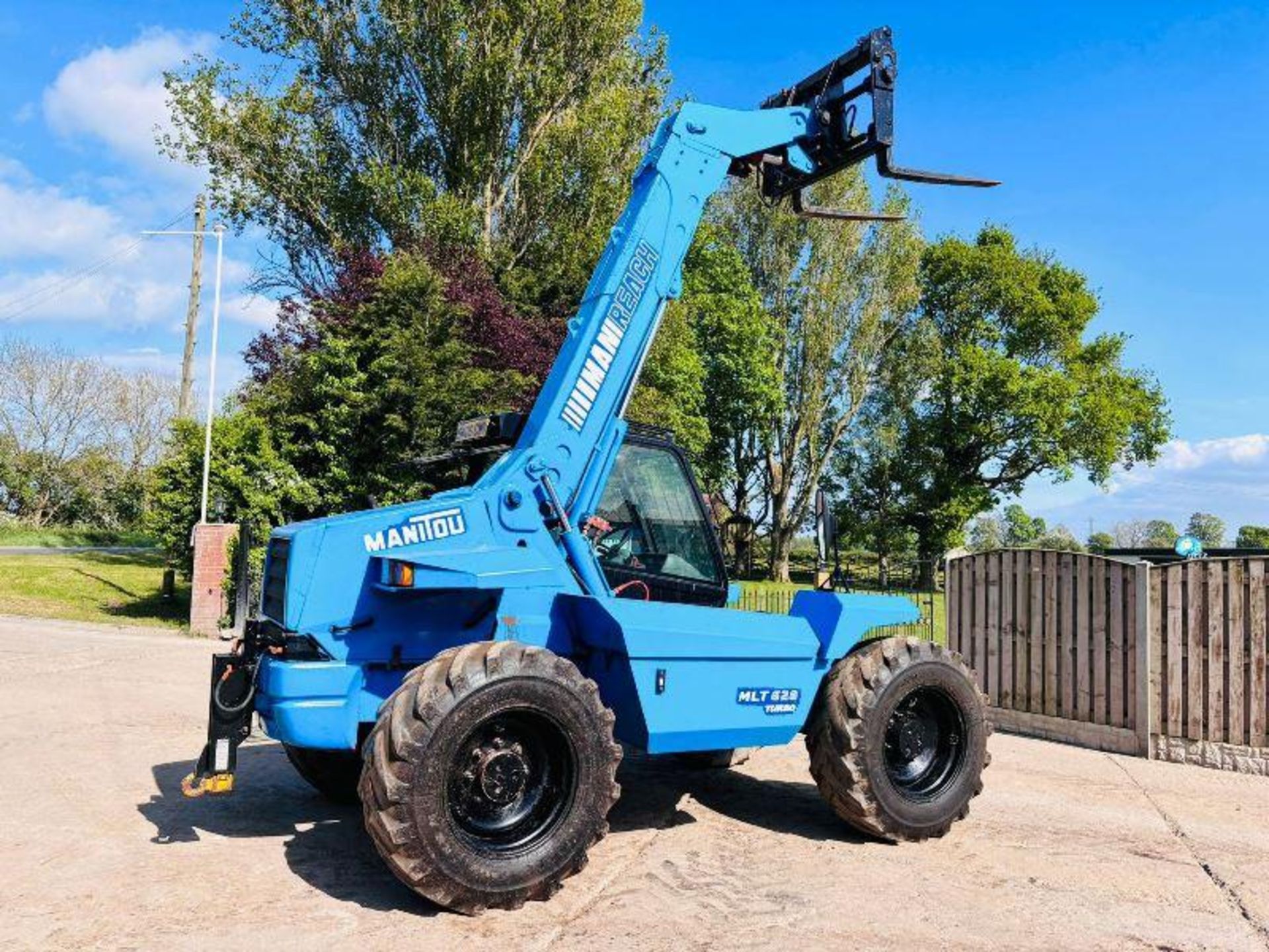 MANITOU MLT628 TELEHANDLER *AG-SPEC* C/W PICK UP HITCH - Image 9 of 16